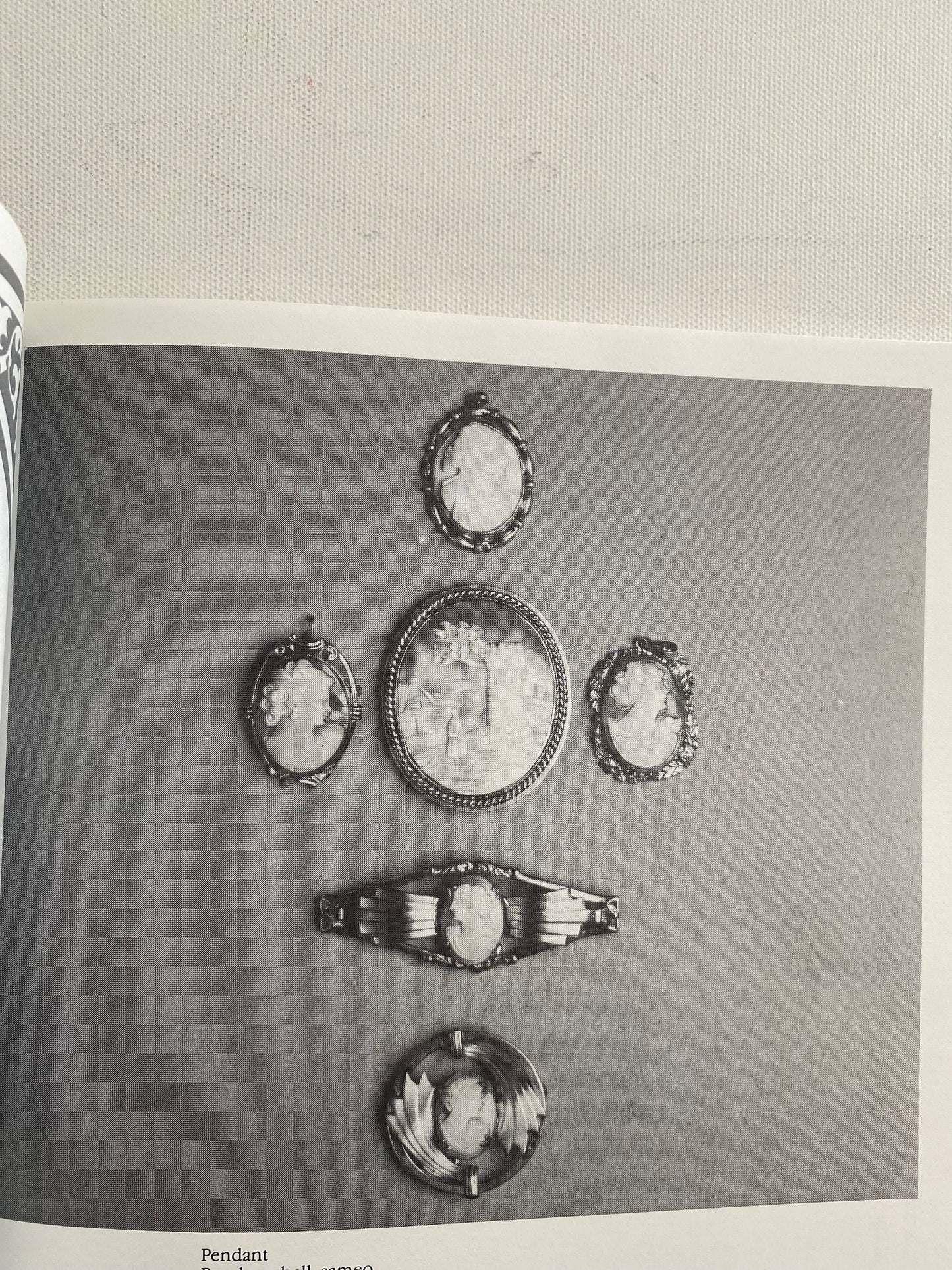Antique Jewelry with Prices Guide Book, Collecting Jewelry, by Doris J. Snell, Lover Antiques and Vintage
