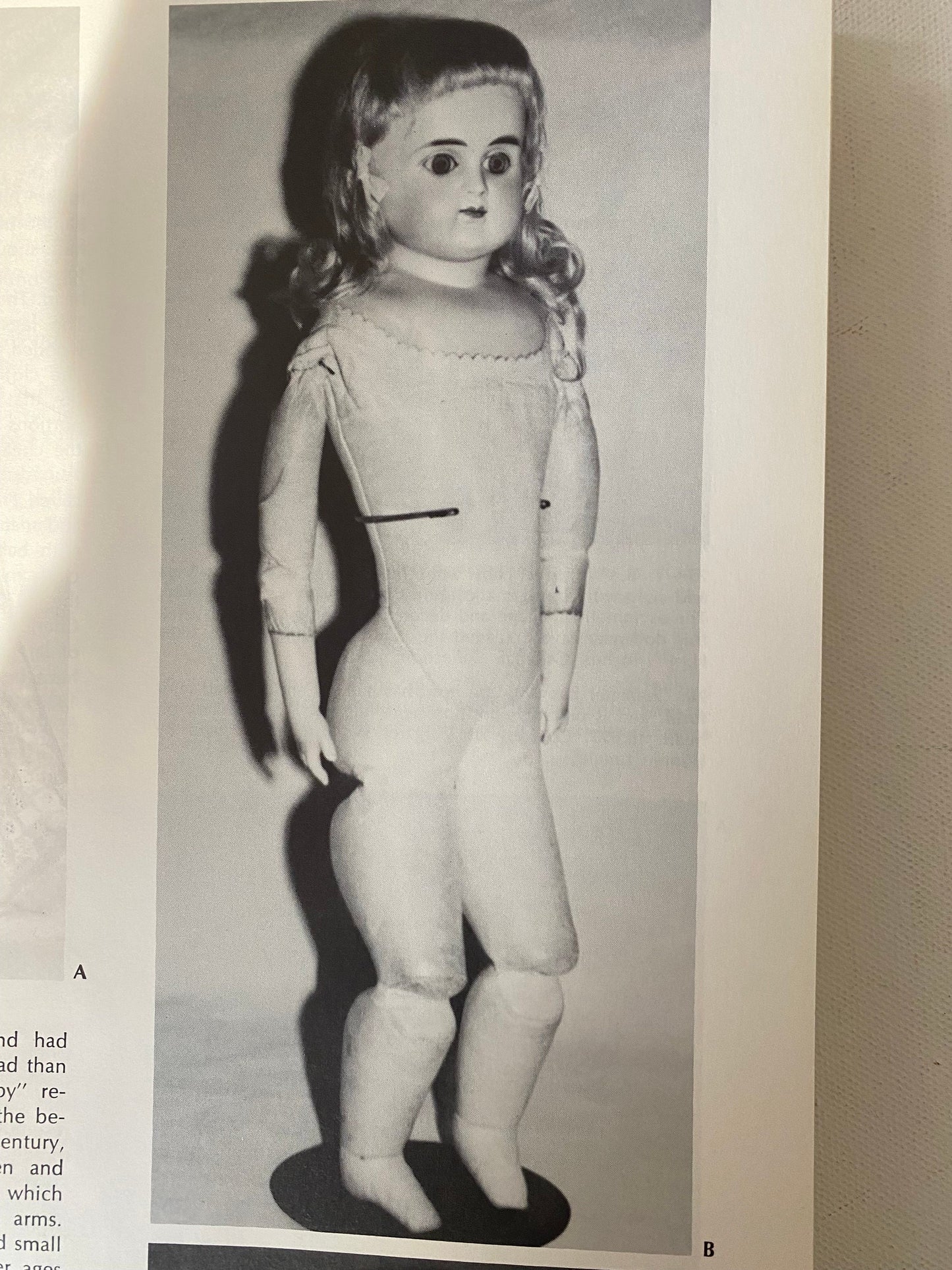 The Collector’s Encyclopedia of Dolls Book, The Most Complete Guide to Dolls, By Dorothy Coleman, Lover Antiques and Vintage