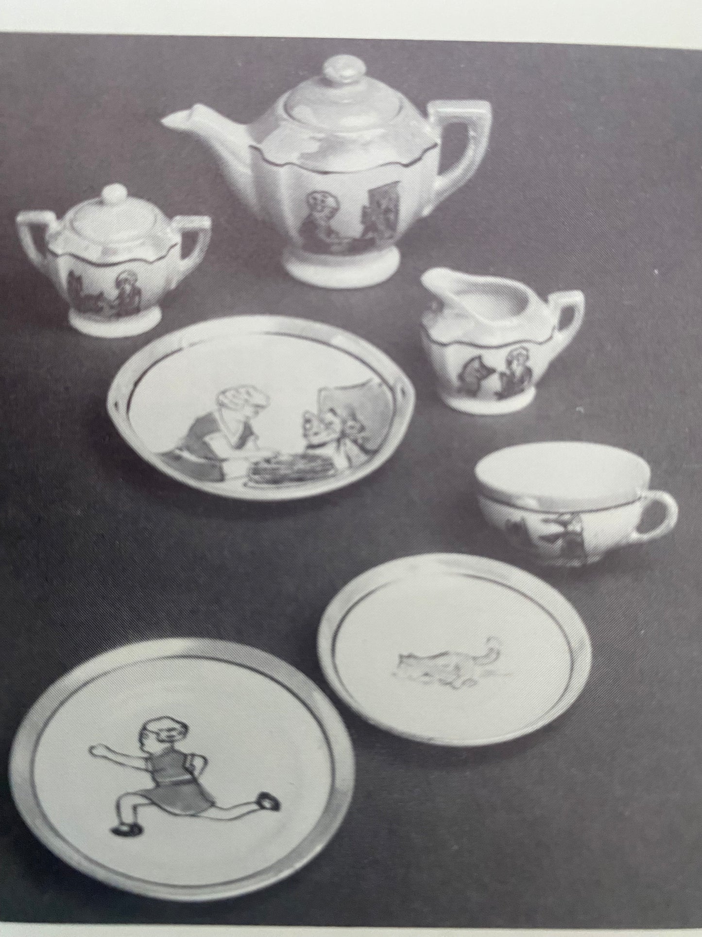 Playtime Dishes The Story of Children’s Playtime Dishes, Porcelain, Tin and Pottery, How They Were Used and Why, by Lorraine May Punchard
