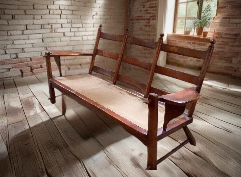 Cushman Colonial Creations Carver Three Seater No. 4-185-3 Paddle Arm Chair Couch Settee Lover Antiques and Vintage