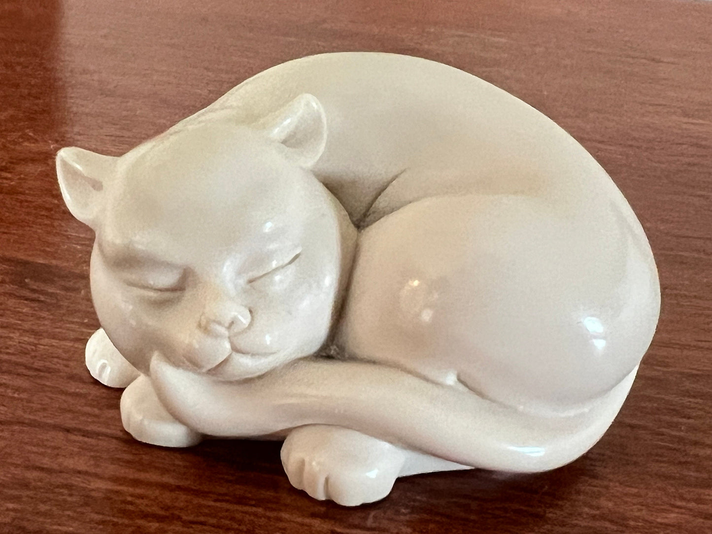 Vintage Sleeping Cat Figurine Made in Hong Kong Cat Statue Curio Cats Collection Lover Antiques and Vintage
