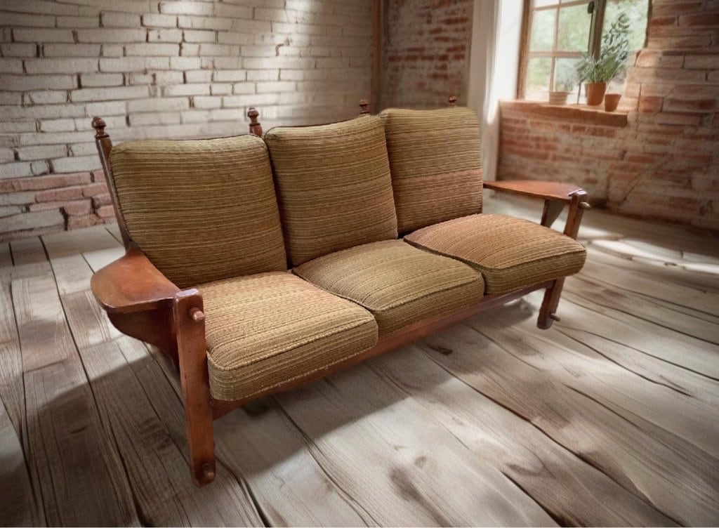 Cushman Colonial Creations Carver Three Seater No. 4-185-3 Paddle Arm Chair Couch Settee Lover Antiques and Vintage