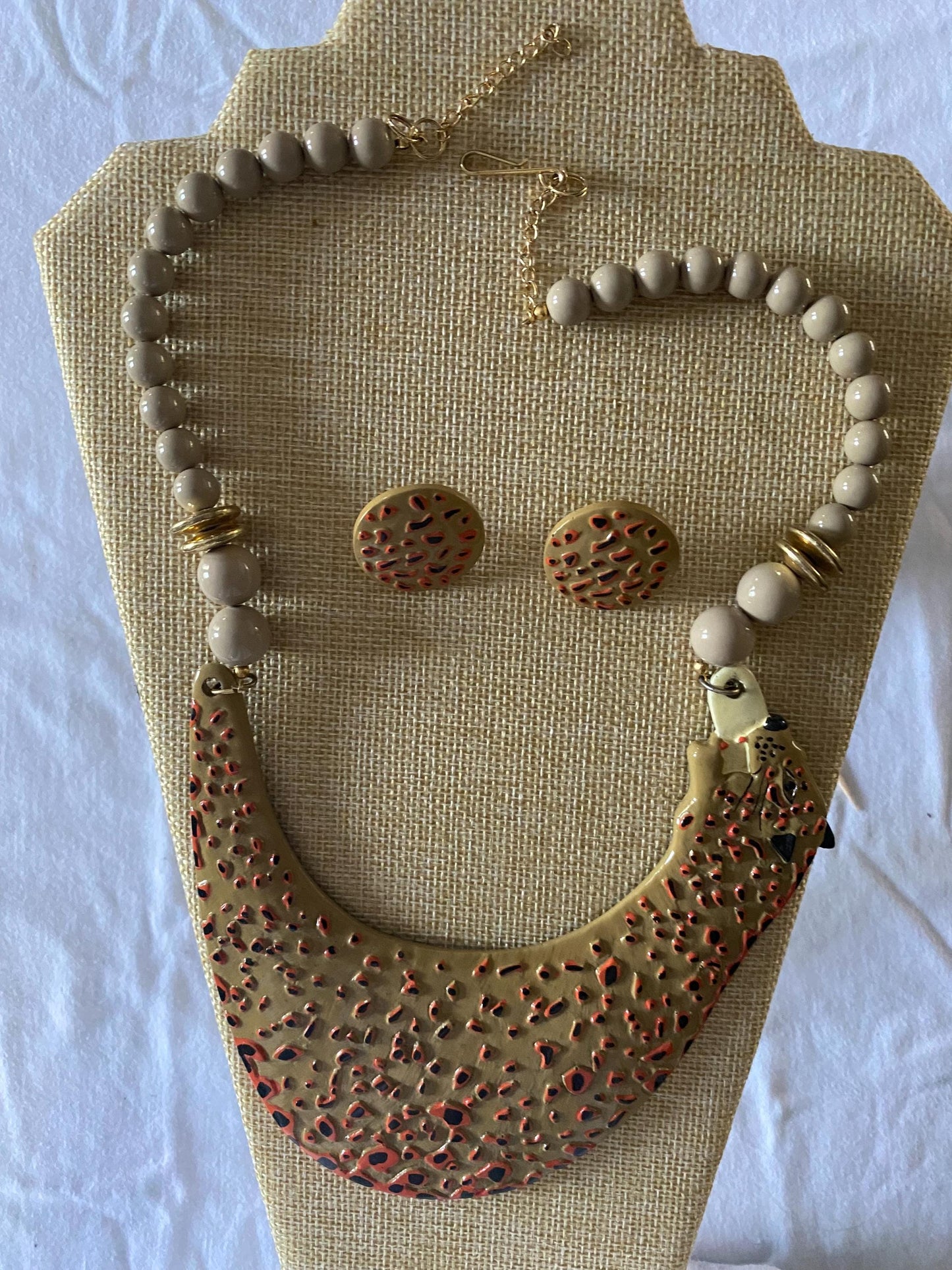 Vintage Giraffe Figural BIB & Beaded Statement Resin Necklace and Matching Earrings Animal Jewelry Unique Gifts Lover Antiques and Vintage