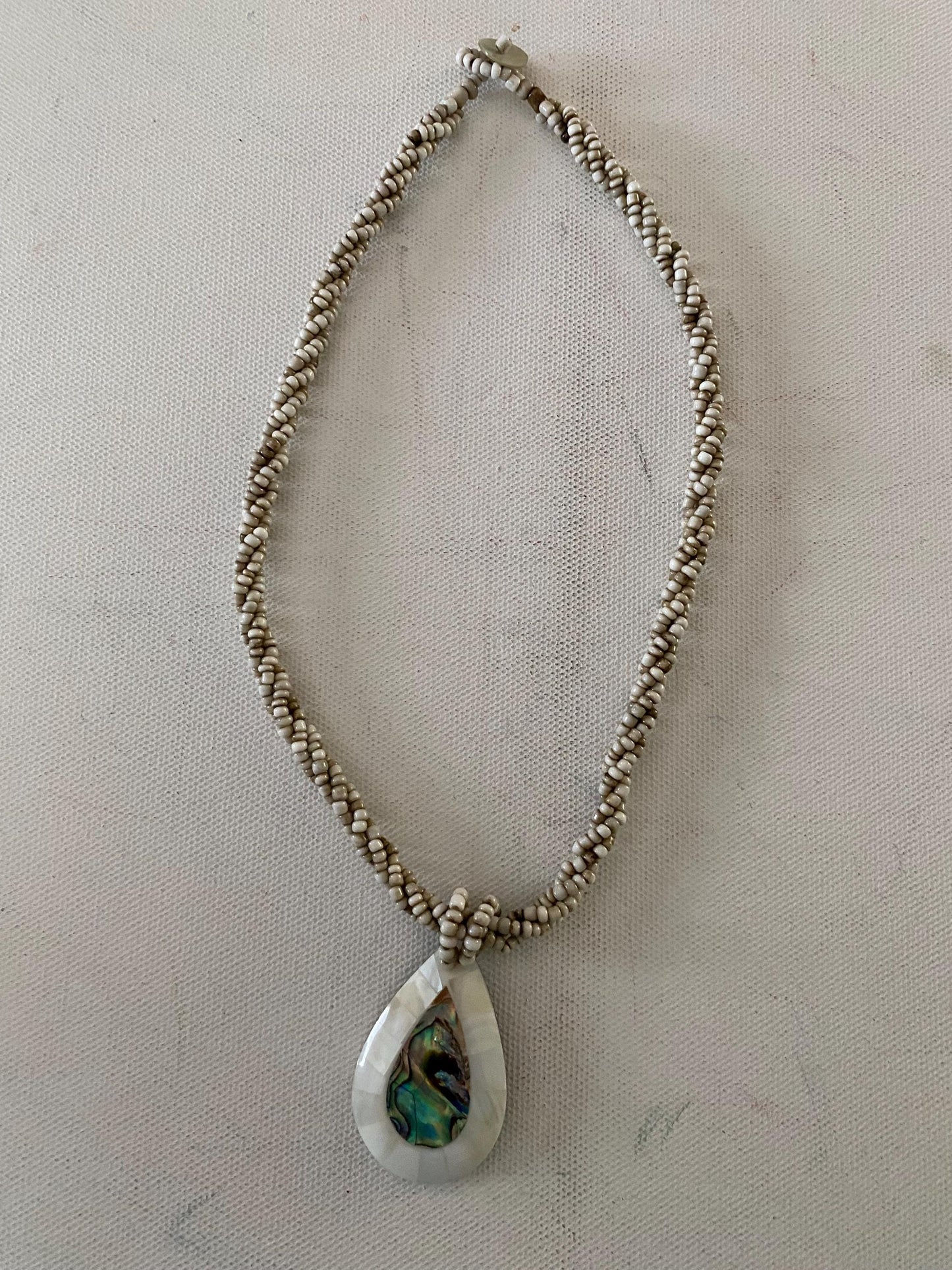 Vintage Hawaiian Shell Style Pendant Necklace Lover Antiques and Vintage