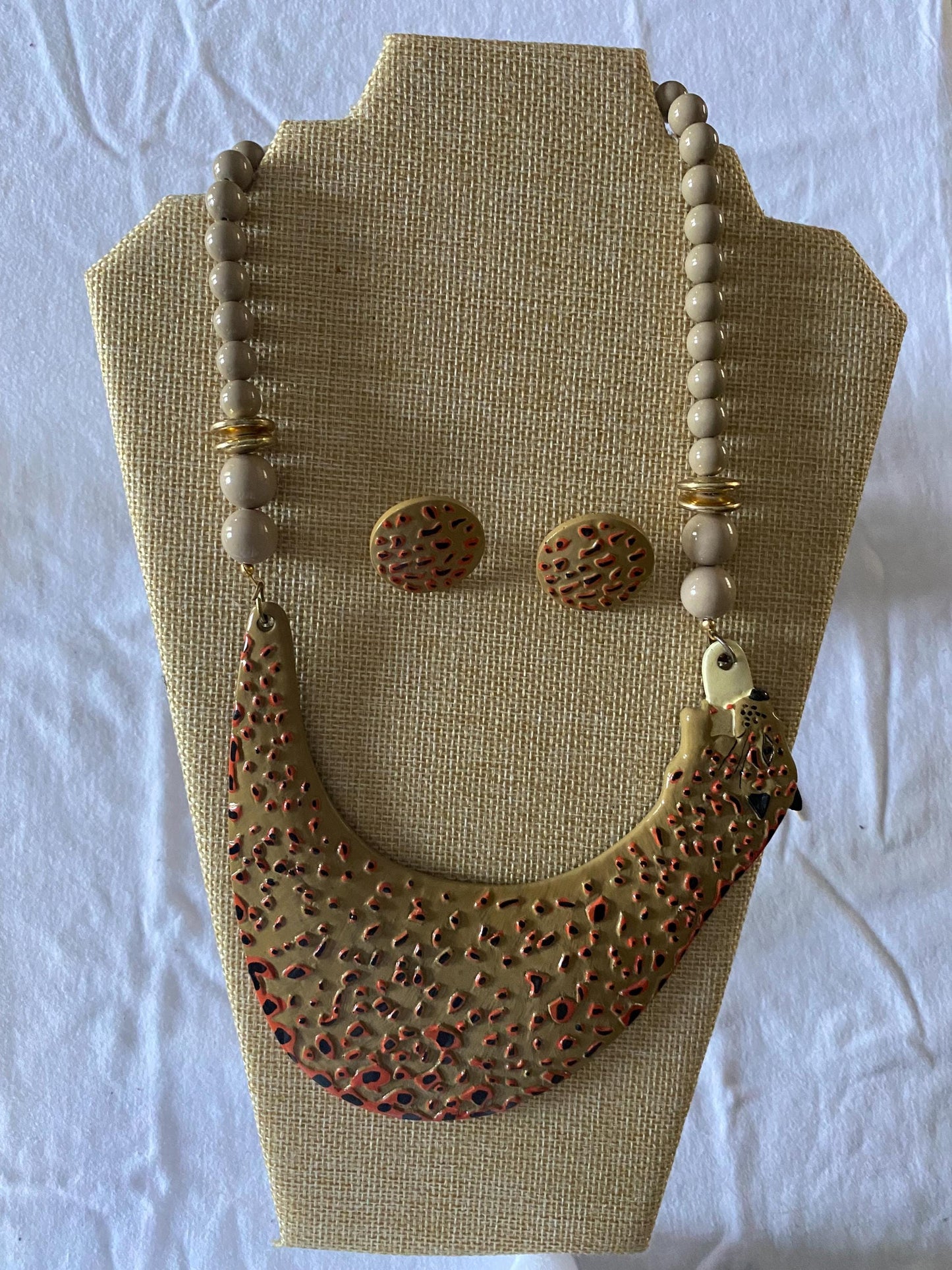 Vintage Giraffe Figural BIB & Beaded Statement Resin Necklace and Matching Earrings Animal Jewelry Unique Gifts Lover Antiques and Vintage