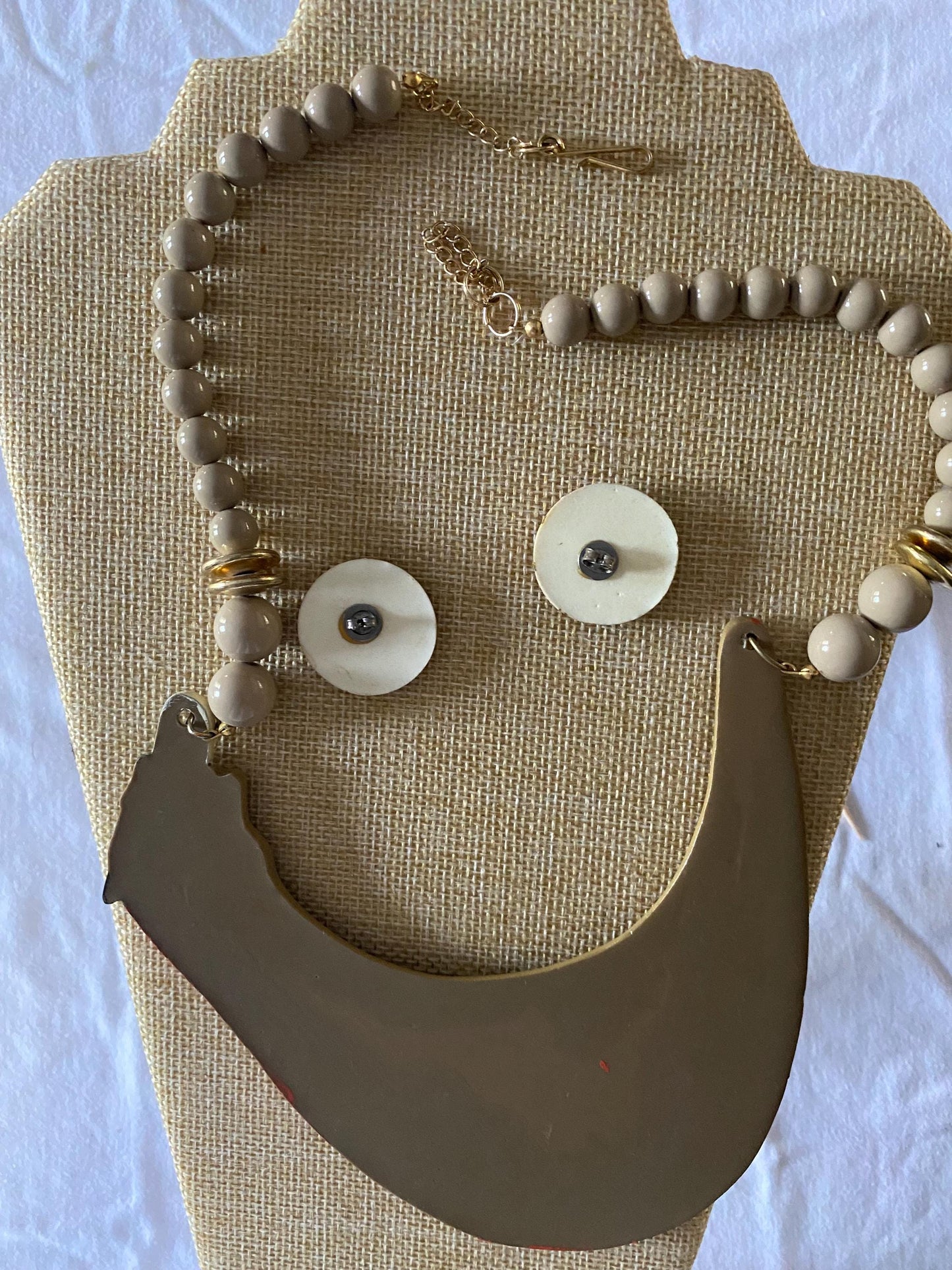 Vintage Giraffe Figural BIB & Beaded Statement Resin Necklace and Matching Earrings Animal Jewelry Unique Gifts Lover Antiques and Vintage