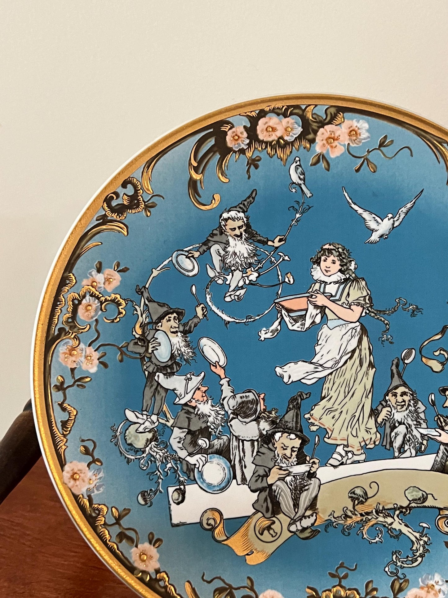 Vintage Snow White and the 7 Dwarfs Plate by Villeroy and Boch, Made in Germany Fairy Tales Collectible Plates Lover Antiques and Vintage