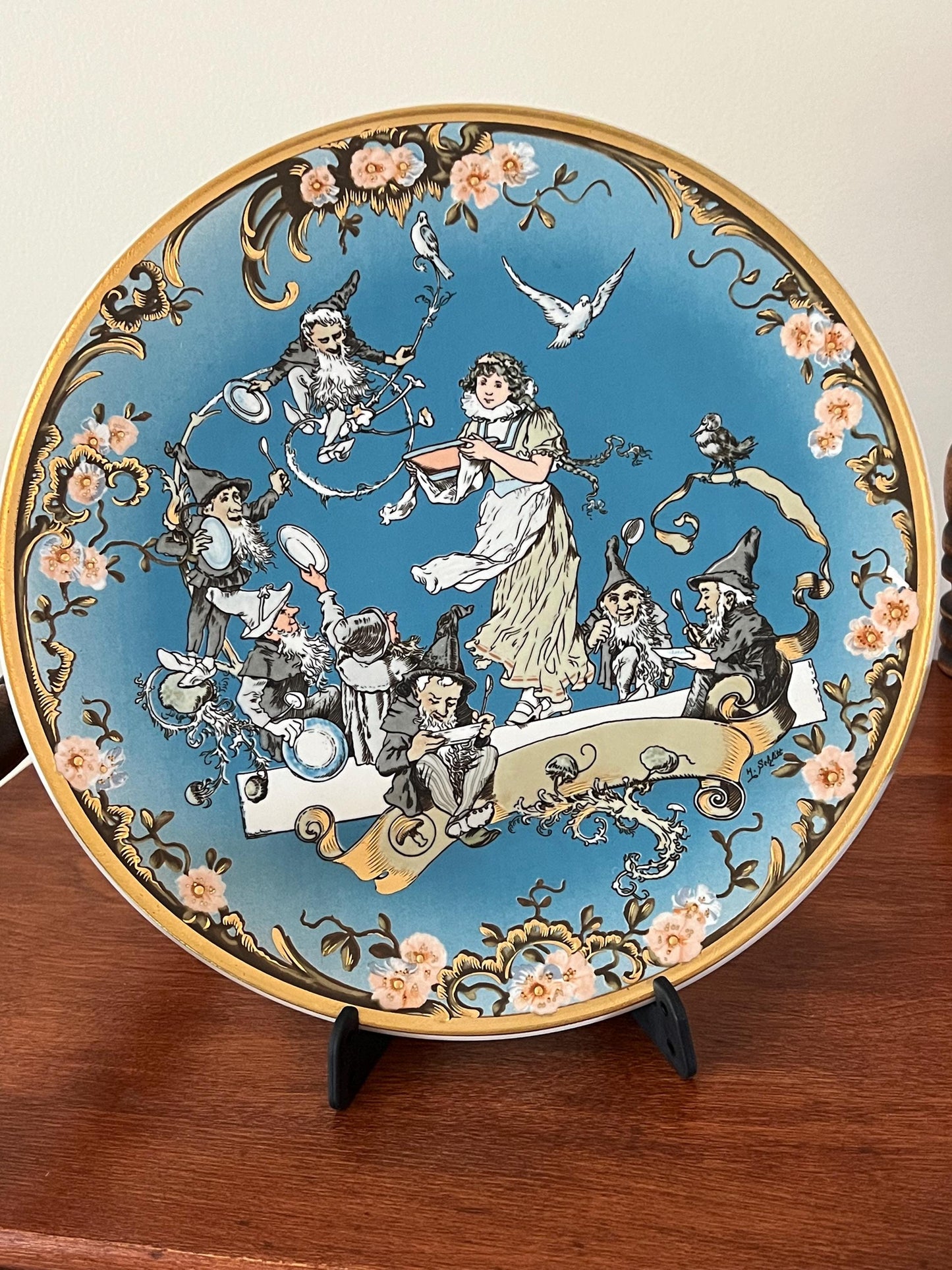 Vintage Snow White and the 7 Dwarfs Plate by Villeroy and Boch, Made in Germany Fairy Tales Collectible Plates Lover Antiques and Vintage
