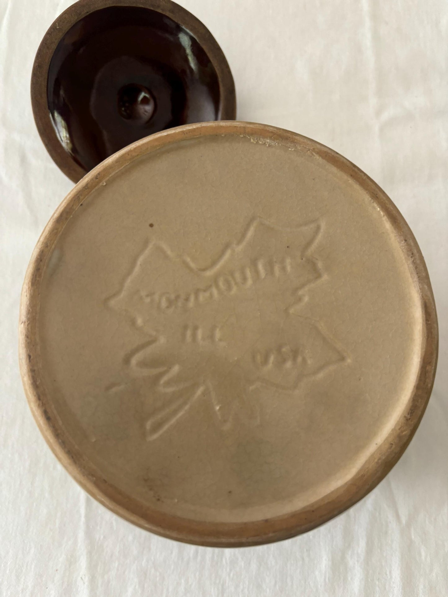 Vintage Monmouth Pottery Double Handle Crock Pot Bean Pot with Cover Lover Antiques and Vintage