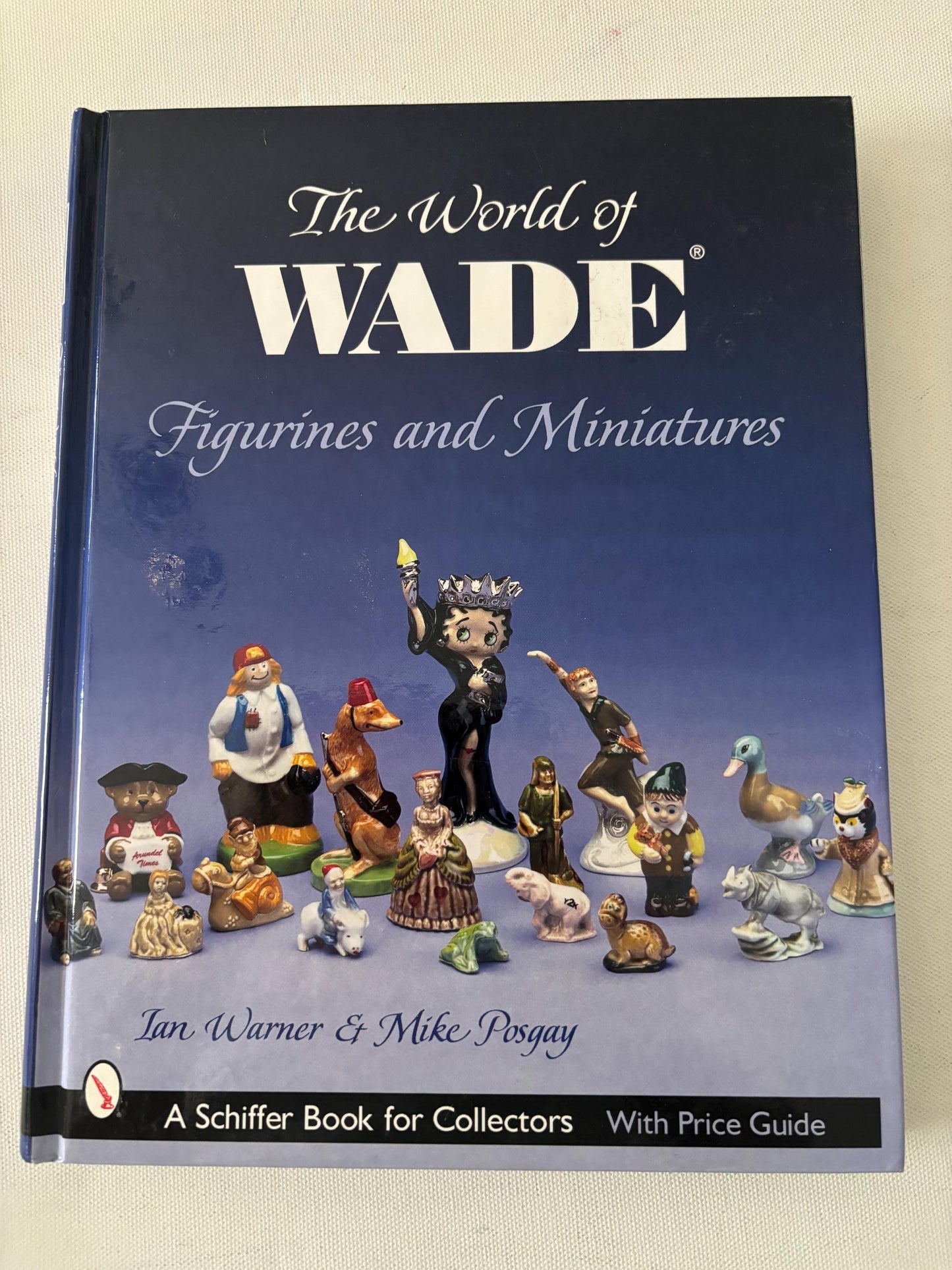 The World of Wade Figurines and Miniatures Book Guide by Ian Warner & Mike Posgay Characters Wade of England Lover Antiques and Vintage