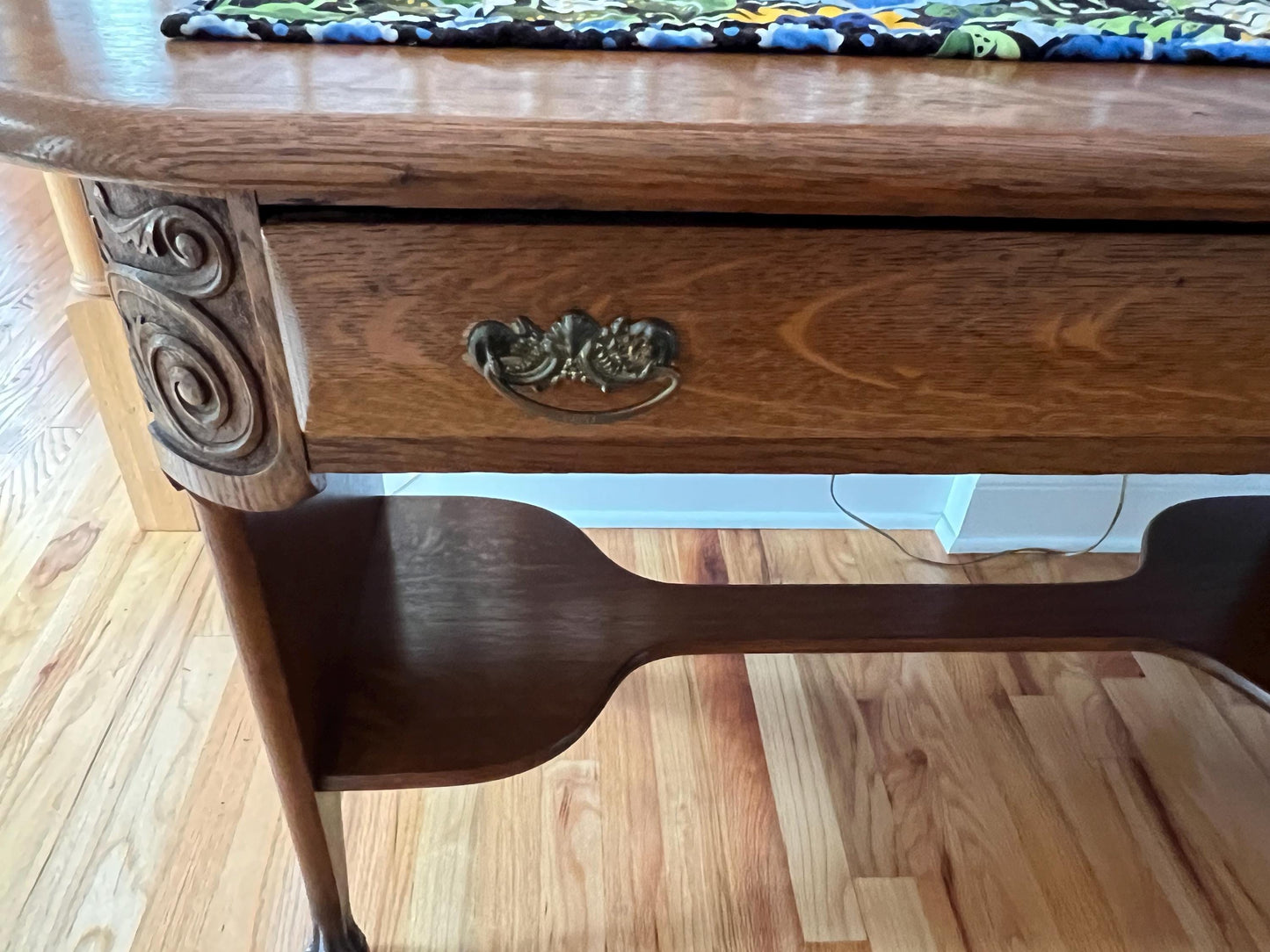Antique Oak Table Coffee Table Console with Paw Feet Carved Wood Entryway Claw Foot Table Lover Antiques and Vintage