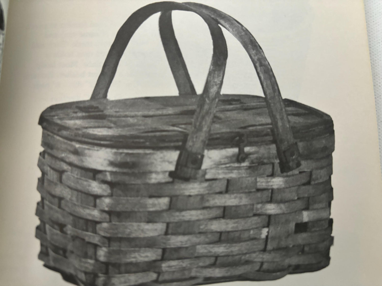 The Basket Collectors Book by Les Larason Lover Antiques and Vintage