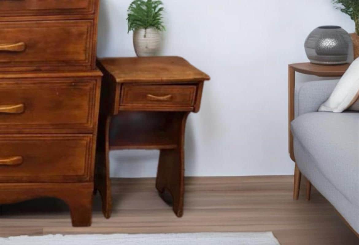 Cushman Colonial Creations Molly Stark Night Table No. 2059 Small End Table Night Side Stand Nightstand Lover Antiques and Vintage