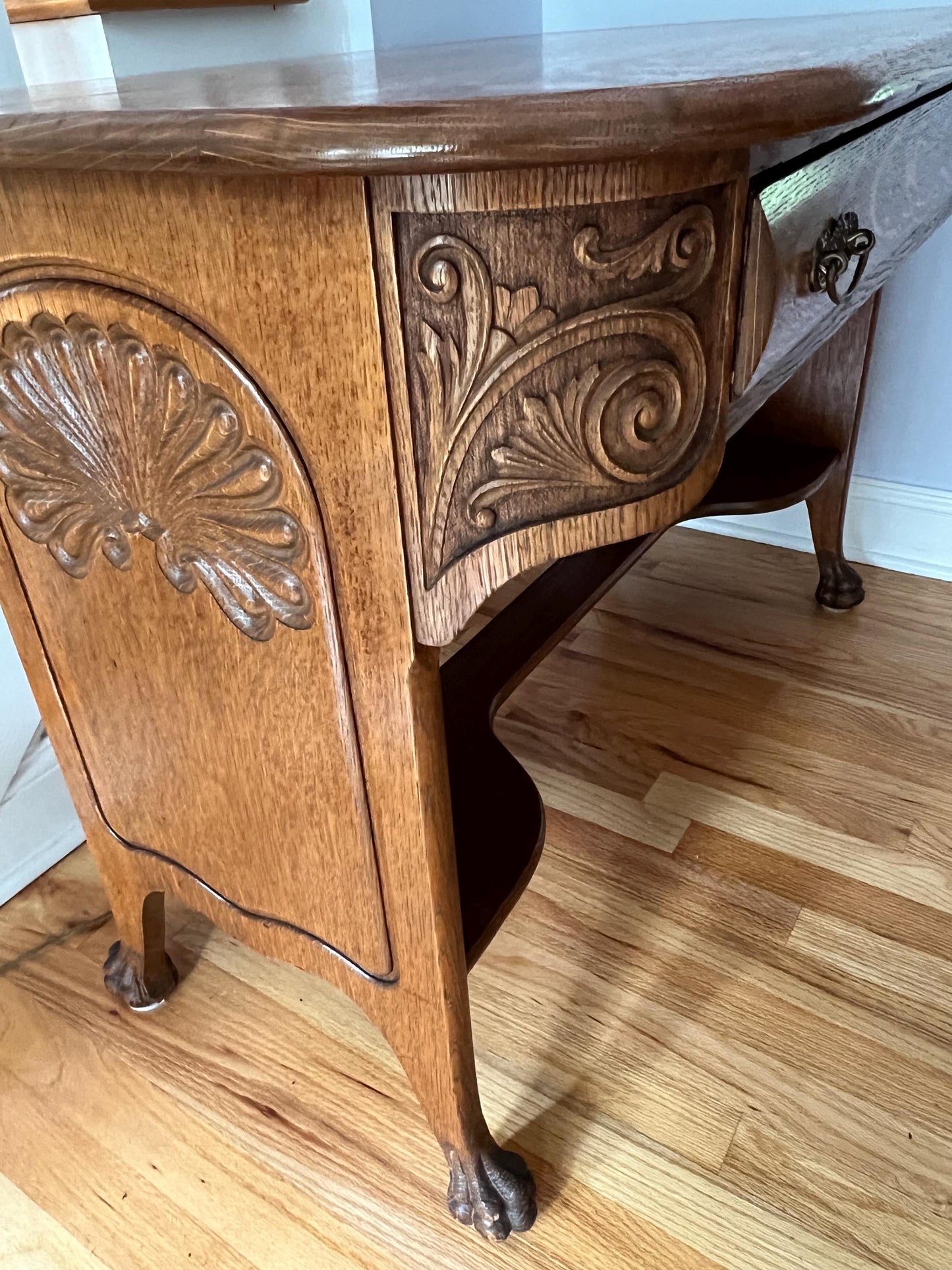 Antique Oak Table Coffee Table Console with Paw Feet Carved Wood Entryway Claw Foot Table Lover Antiques and Vintage