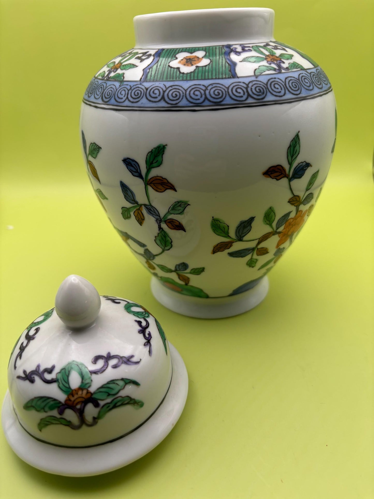 Vintage Porcelain Japanese Jar with Lid Biscuit Jar Made in Japan Flowers Design Lover Antiques and Vintage