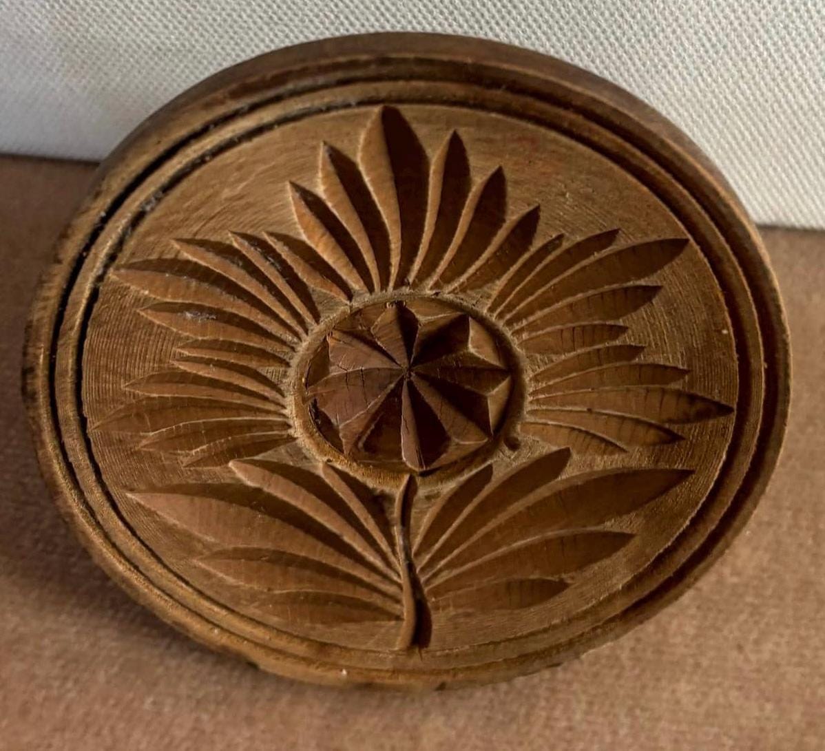 Antique Wood Daisy Flower Hand Carved Primitive Butter Mold Stamp Lover Antiques and Vintage