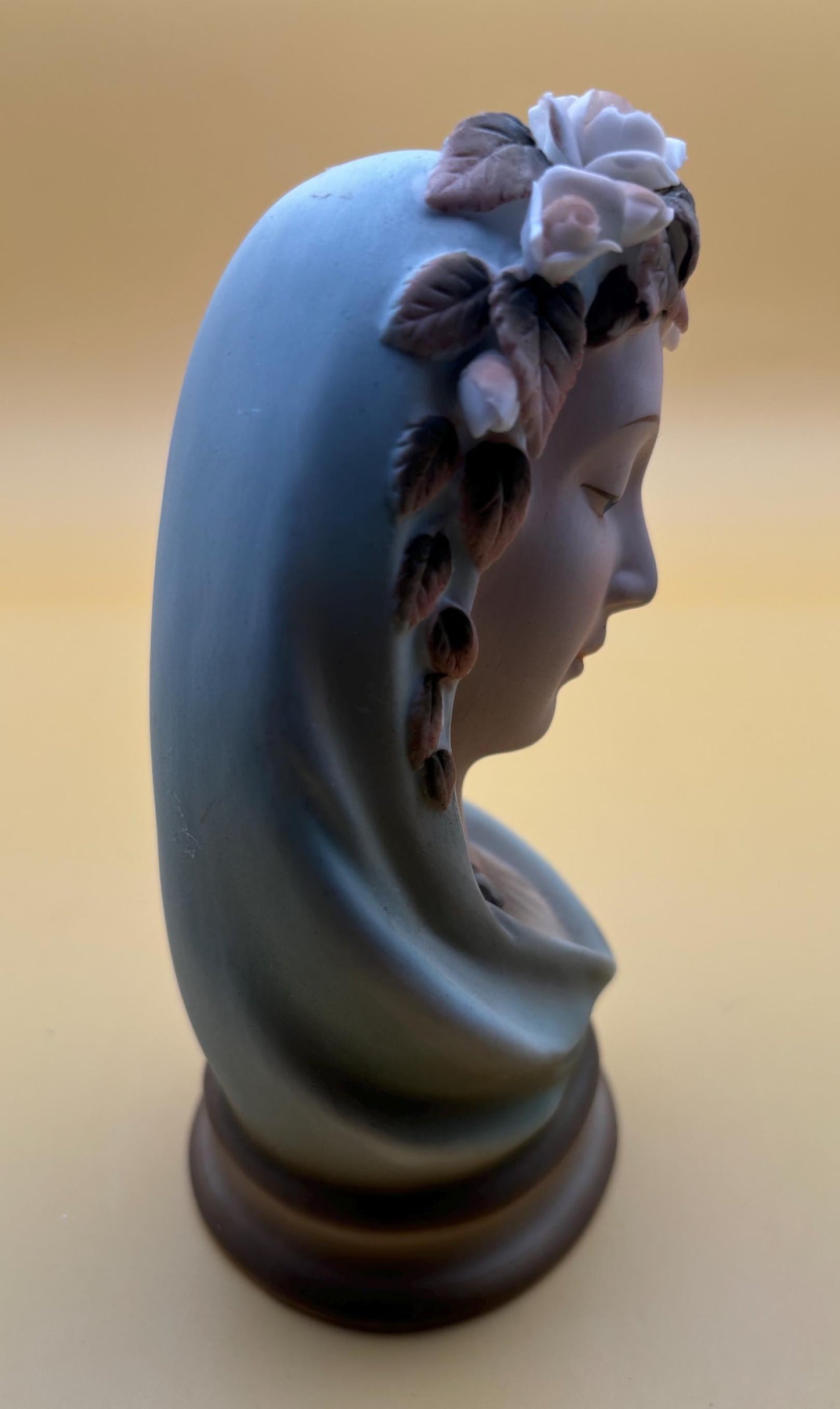 Vintage Lefton Madonna Figurine KW1185 Hand Painted Porcelain Virgin Mary Figure Japanese Lover Antiques and Vintage
