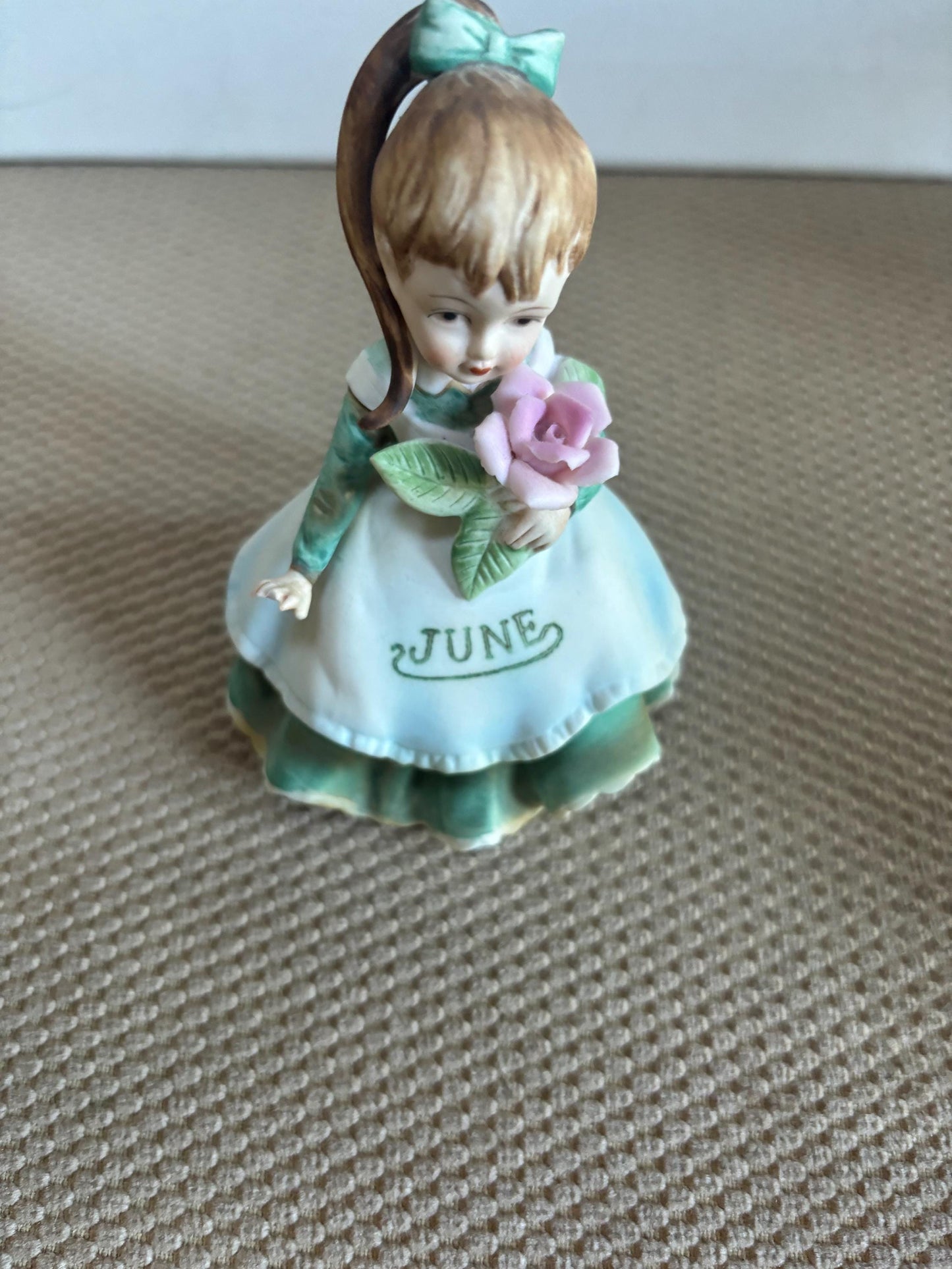 Vintage Lefton June Birthday Girl Porcelain Figurine Carrying A Pink Rose Hand Painted Figure Japanese KW4200 Lover Antiques