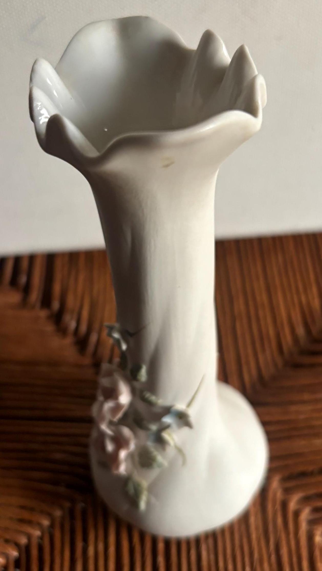 Vintage Lefton Ruffled Vase Hand Painted Porcelain Capodimonte Style Roses Figurines Japanese Lover Antiques and Vintage