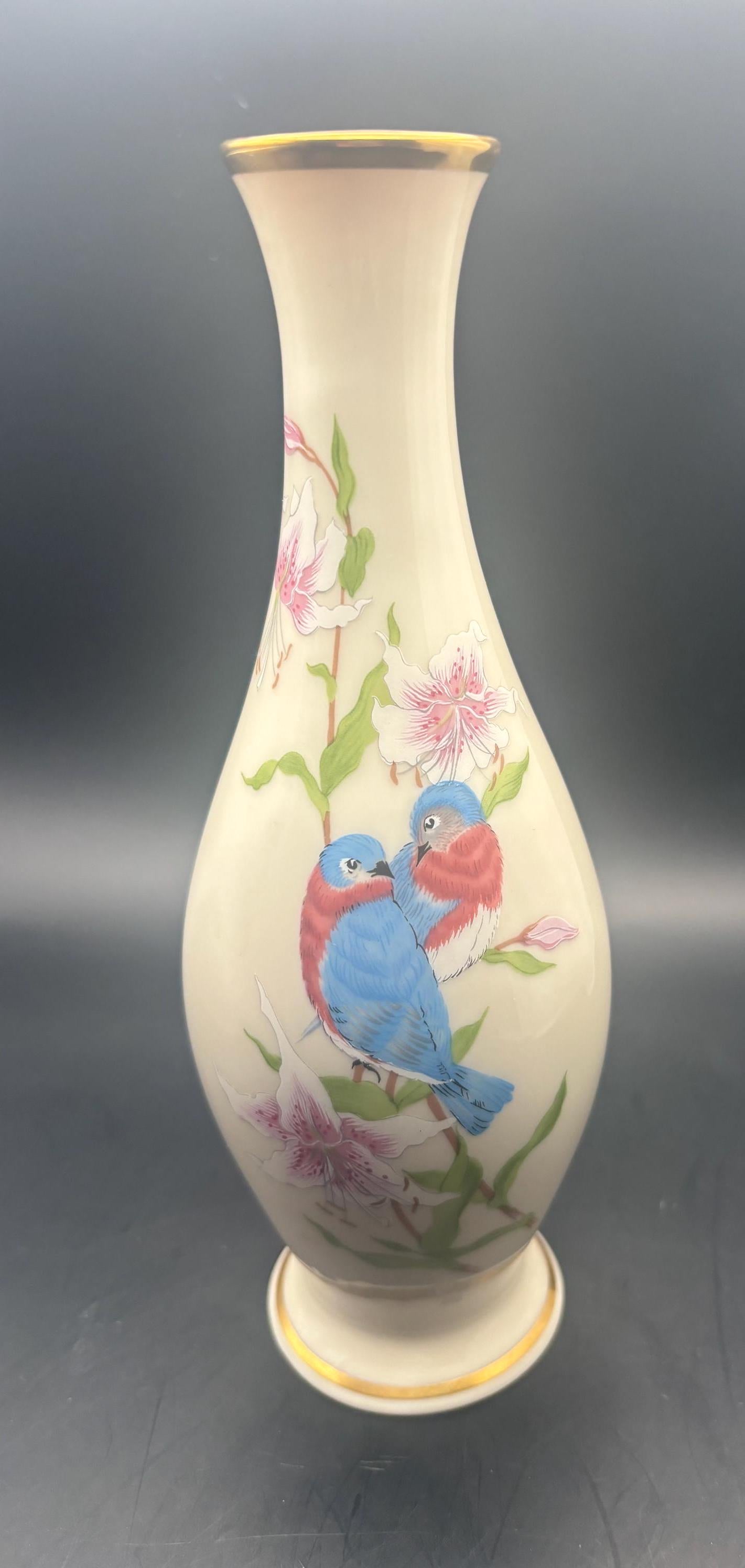 Vintage Lenox Eternal Love Collection Bird Porcelain Bud Base Flower Footed Vase with 24K Gold on Top Rim Lover Antiques and Vintage
