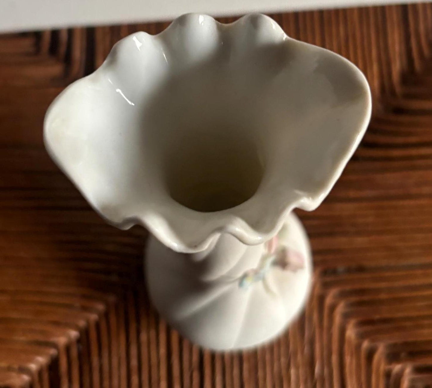 Vintage Lefton Ruffled Vase Hand Painted Porcelain Capodimonte Style Roses Figurines Japanese Lover Antiques and Vintage