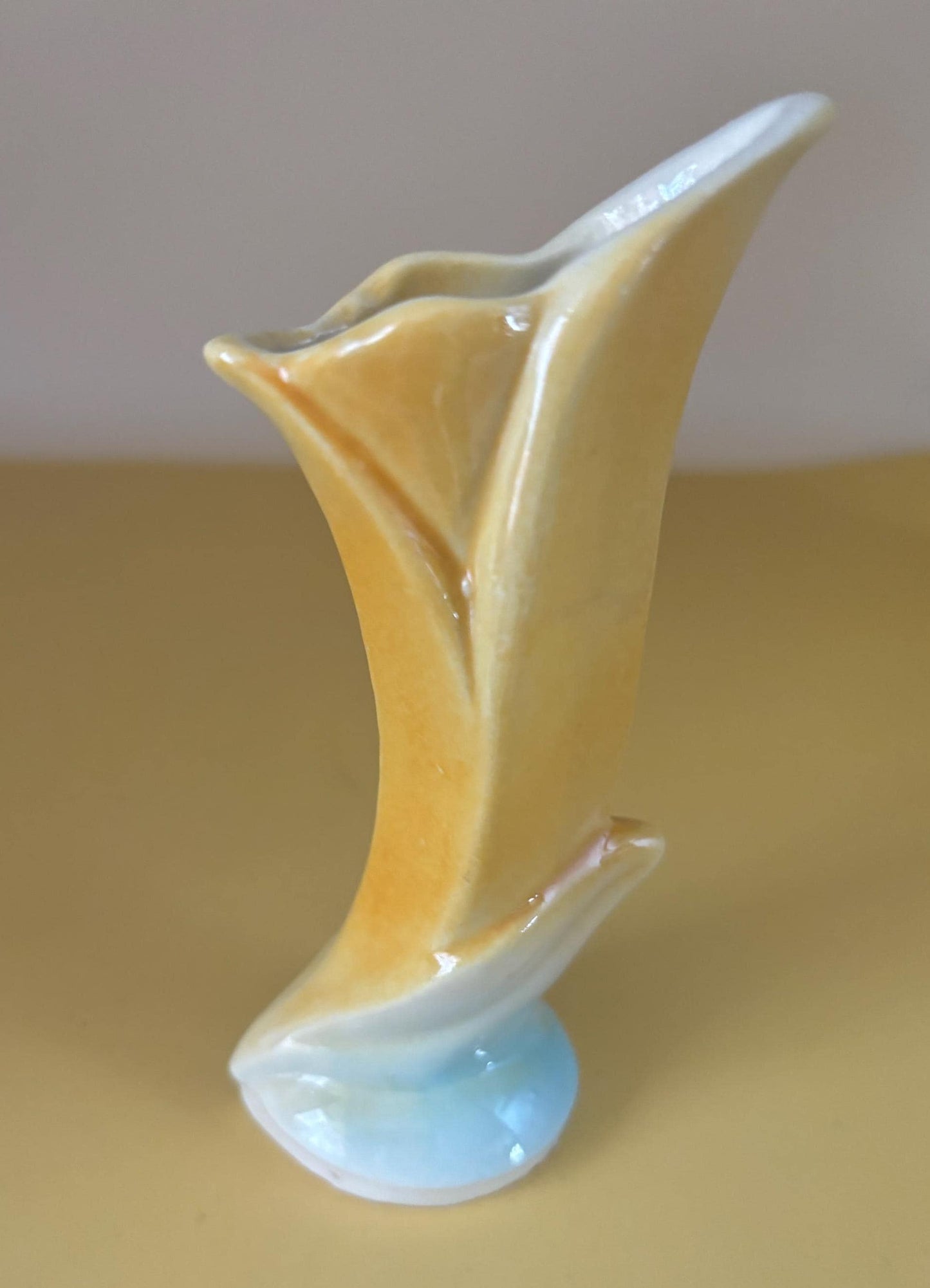 Vintage Shawnee Lilly Bud Vase Yellow & Blue USA #1125 USA Made Lover Antiques and Vintage