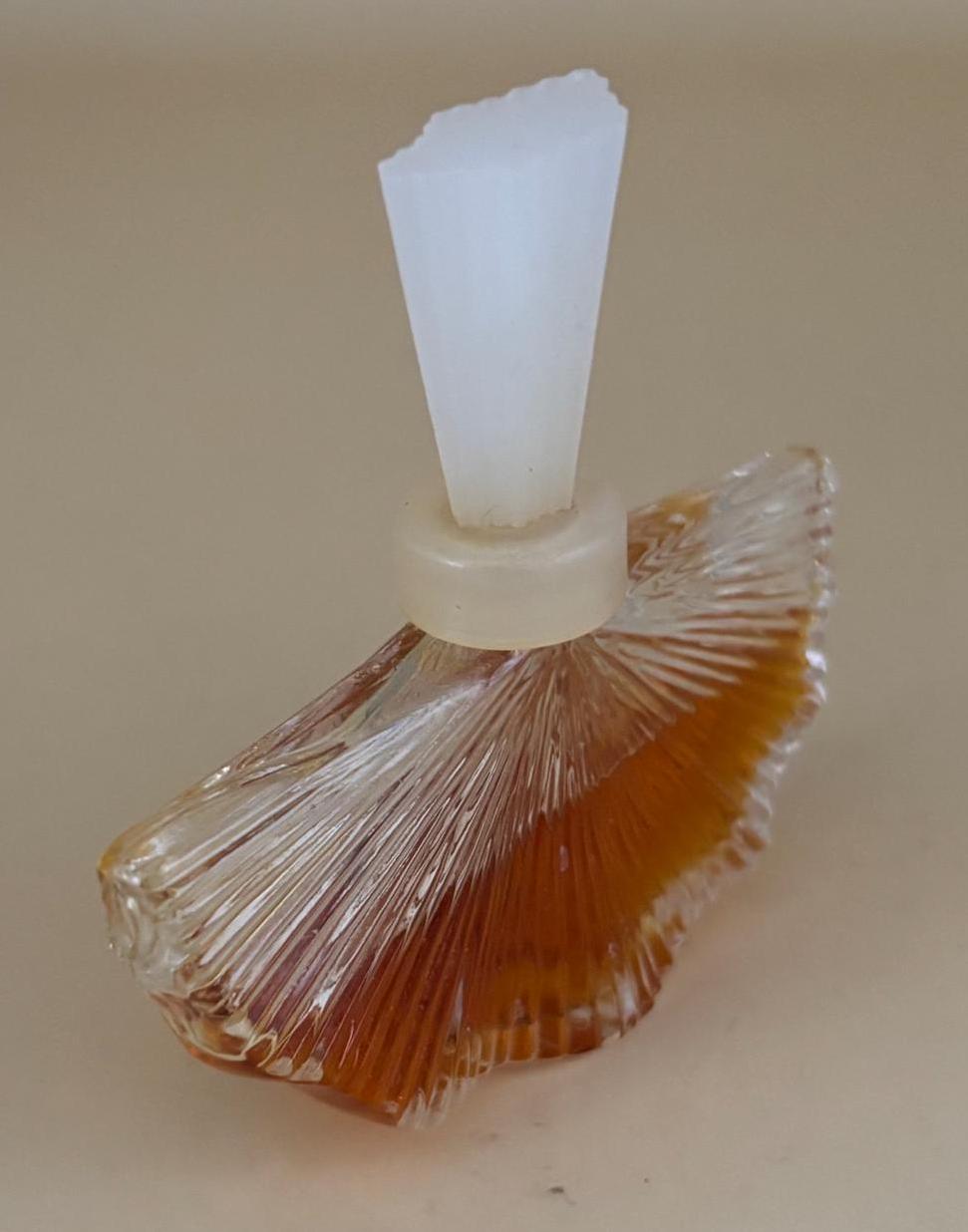 Vintage Valentino Vendetta Eau de Toilette 7.5ml Miniature Art Deco Style Bottle Lover Antiques and Vintage