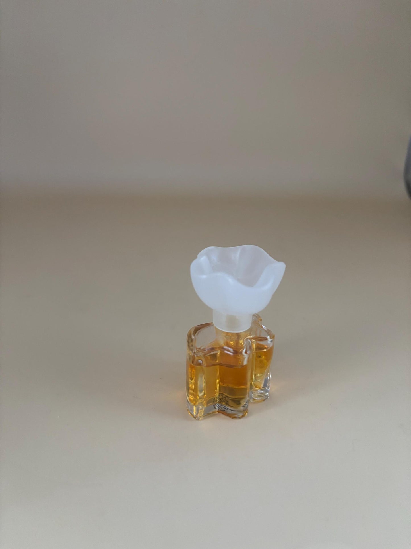Vintage Oscar De La Renta Neuilly Cedix .13 fluid ounces Miniature Perfume 4ml Lover Antiques and Vintage