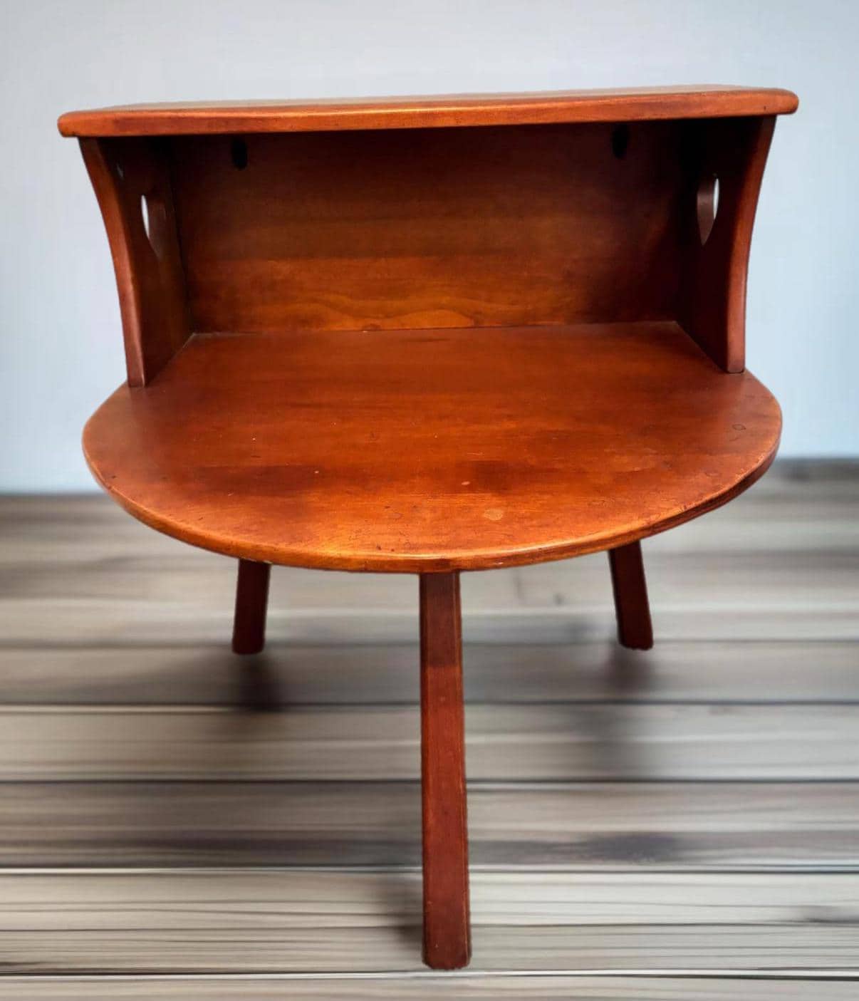Cushman Colonial Creations Heart Table Chester End Table No. 2106 Lover Antiques and Vintage