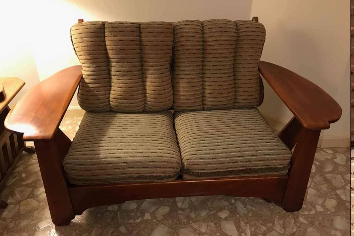Cushman Colonial Creations Shaftsbury Loveseat No. 0832 Cushman Sofa Paddle Arm Couch Lover Antiques and Vintage