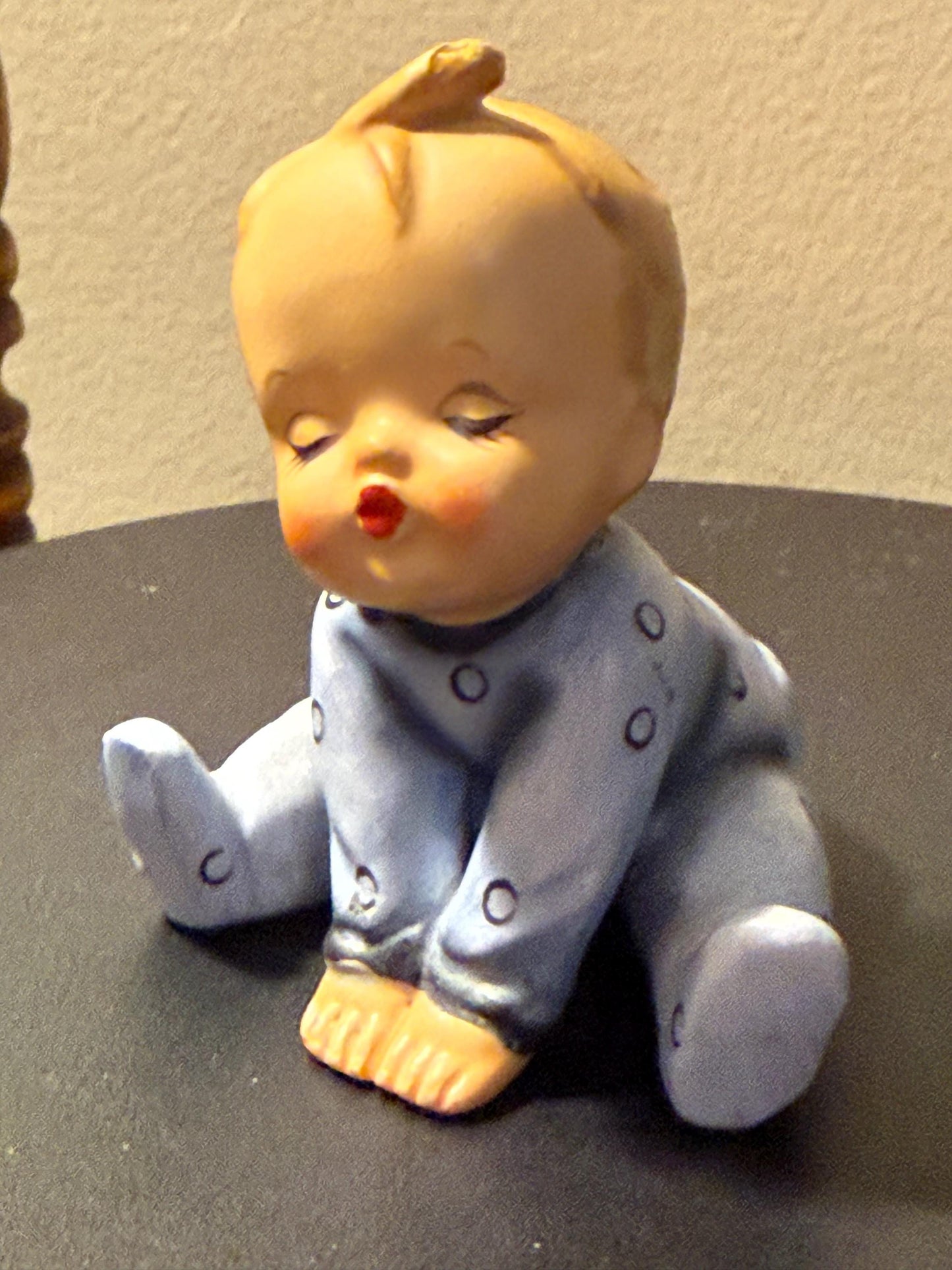 Vintage Holt Howard Salt or Pepper Shaker 1959 Ceramic Baby Kisses Figurine Lover Antiques and Vintage