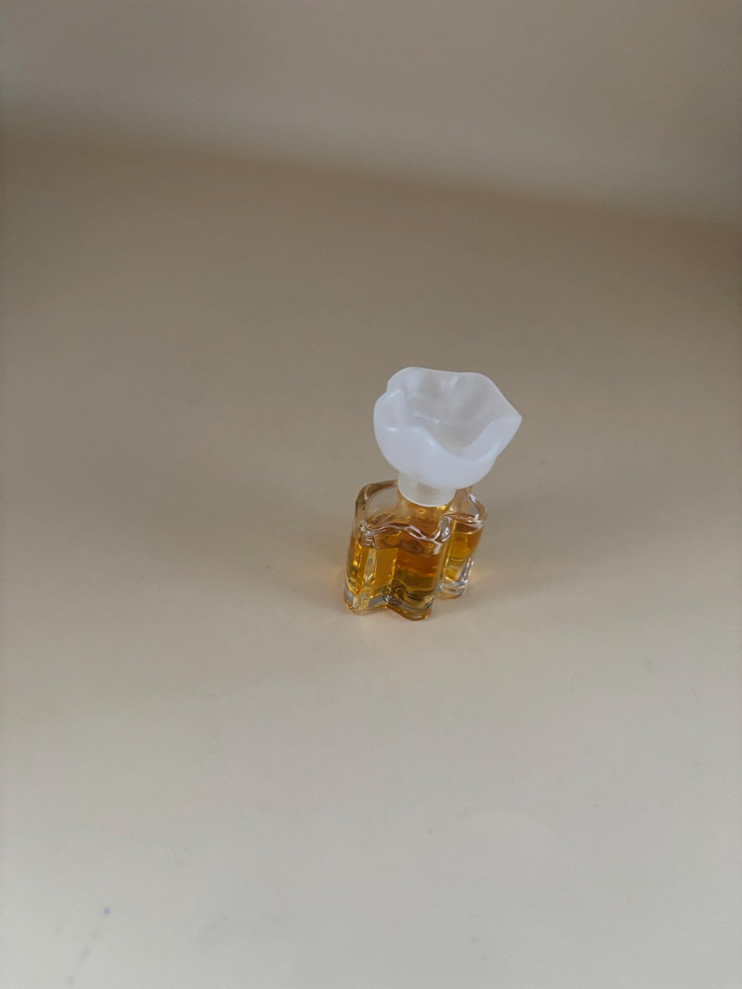 Vintage Oscar De La Renta Neuilly Cedix .13 fluid ounces Miniature Perfume 4ml Lover Antiques and Vintage