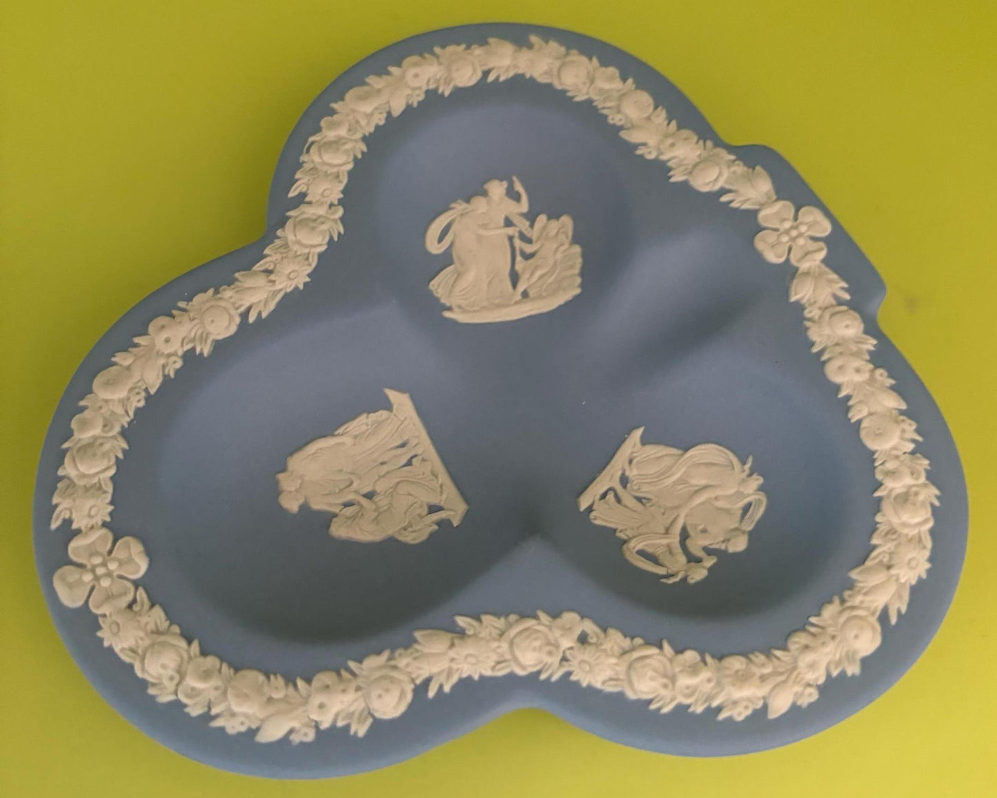 Vintage Wedgwood Blue Jasperware Clover Shaped Trinket Dish Greek Mythology Design Plate Lover Antiques and Vintage