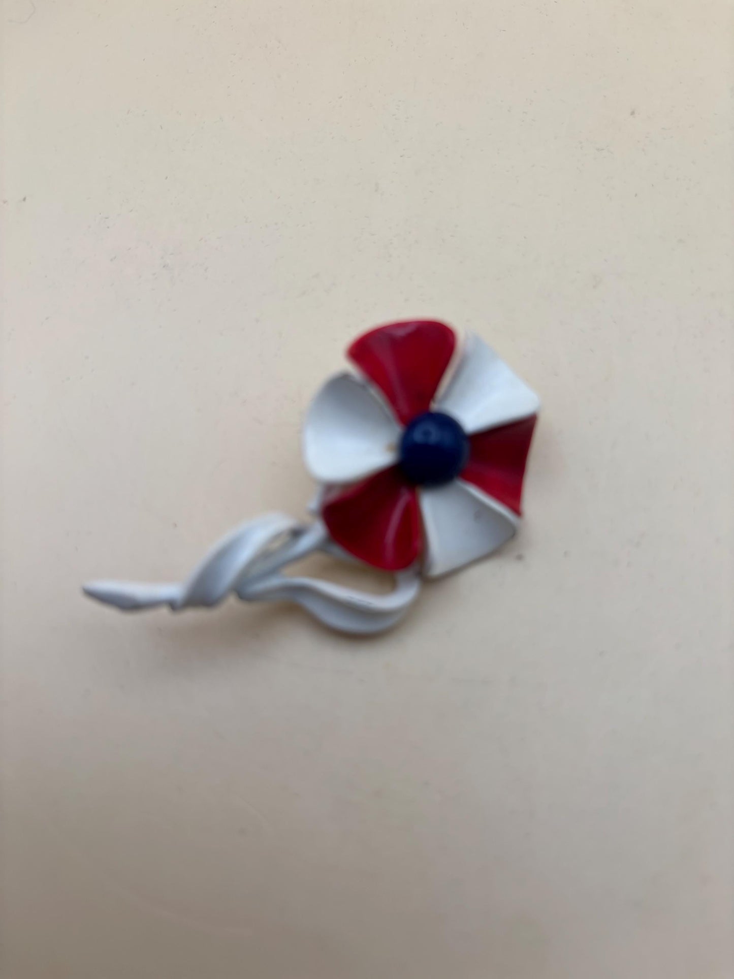 Vintage Red White Blue Flower Brooch Pin Jewelry brooches Lover Antiques and Vintage