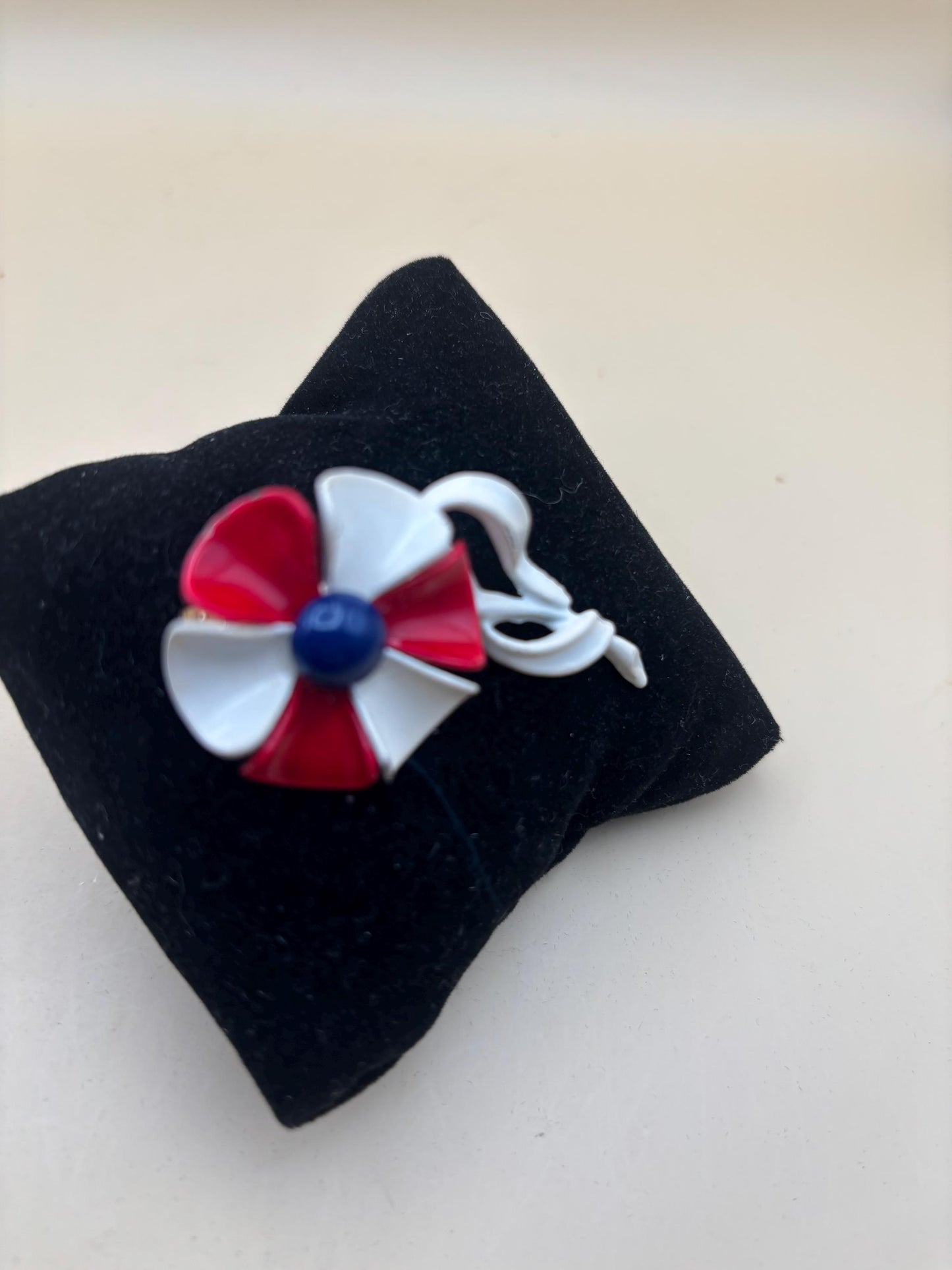 Vintage Red White Blue Flower Brooch Pin Jewelry brooches Lover Antiques and Vintage
