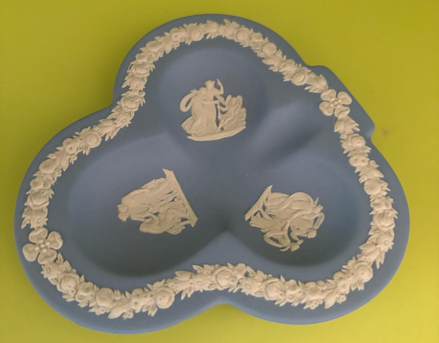 Vintage Wedgwood Blue Jasperware Clover Shaped Trinket Dish Greek Mythology Design Plate Lover Antiques and Vintage