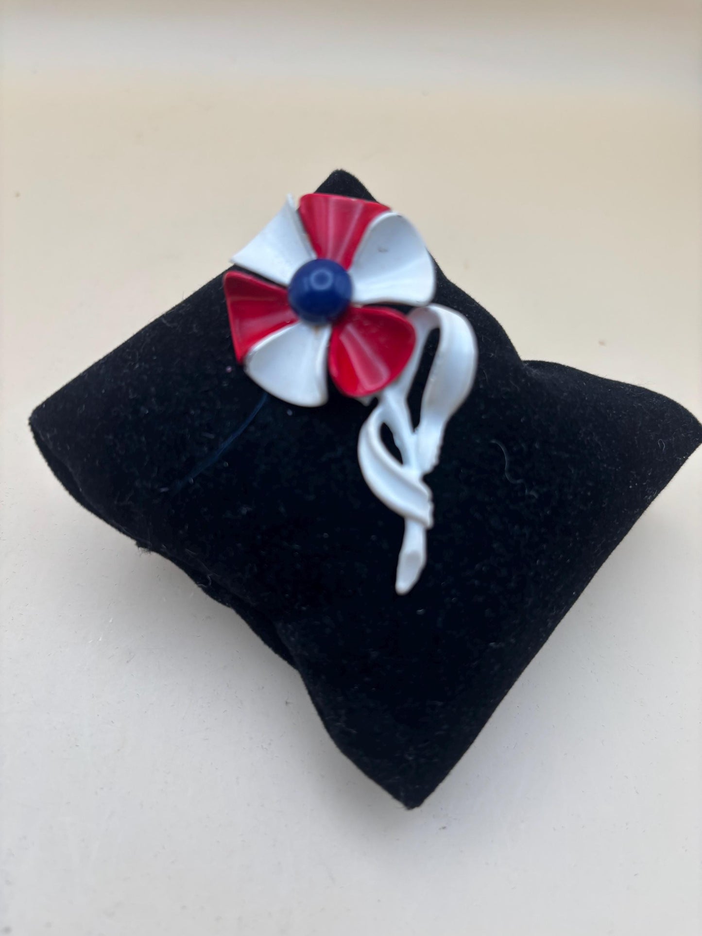 Vintage Red White Blue Flower Brooch Pin Jewelry brooches Lover Antiques and Vintage
