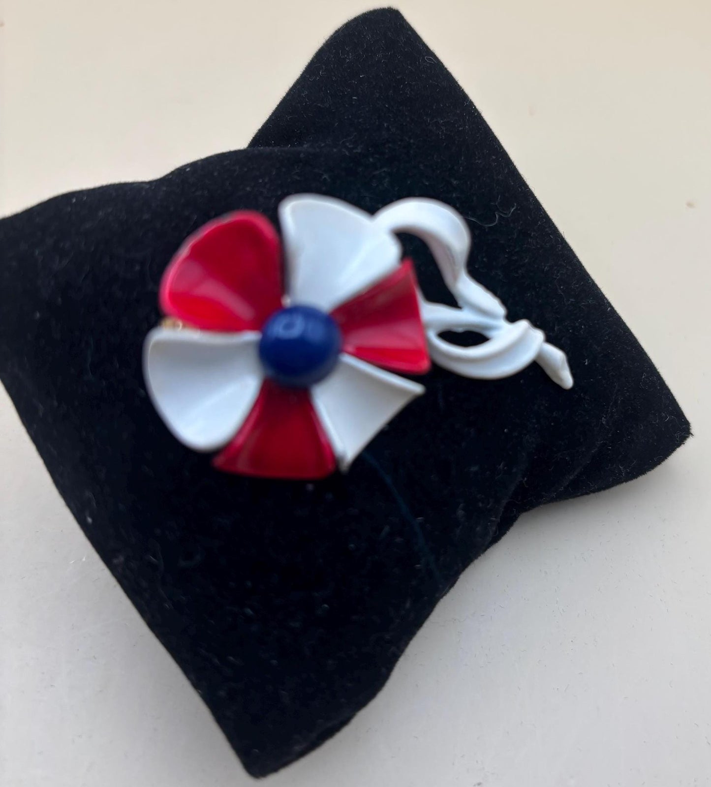 Vintage Red White Blue Flower Brooch Pin Jewelry brooches Lover Antiques and Vintage