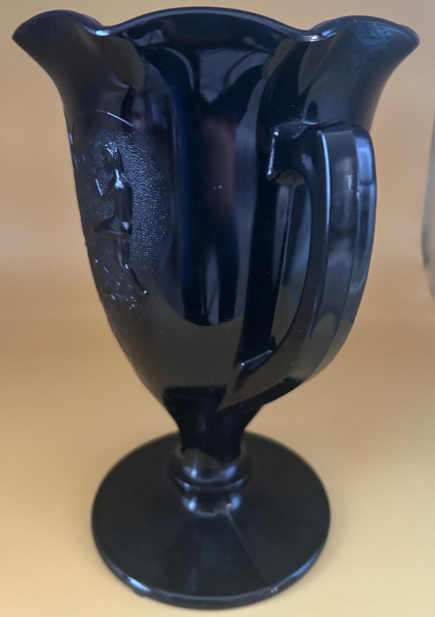 Vintage LE Smith Black Trophy Vase Lover Antiques and Vintage