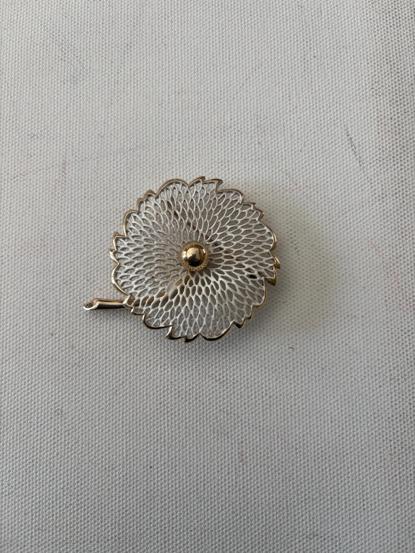 Vintage Monet White and Gold Flower Pin Brooch Lover Antiques and Vintage