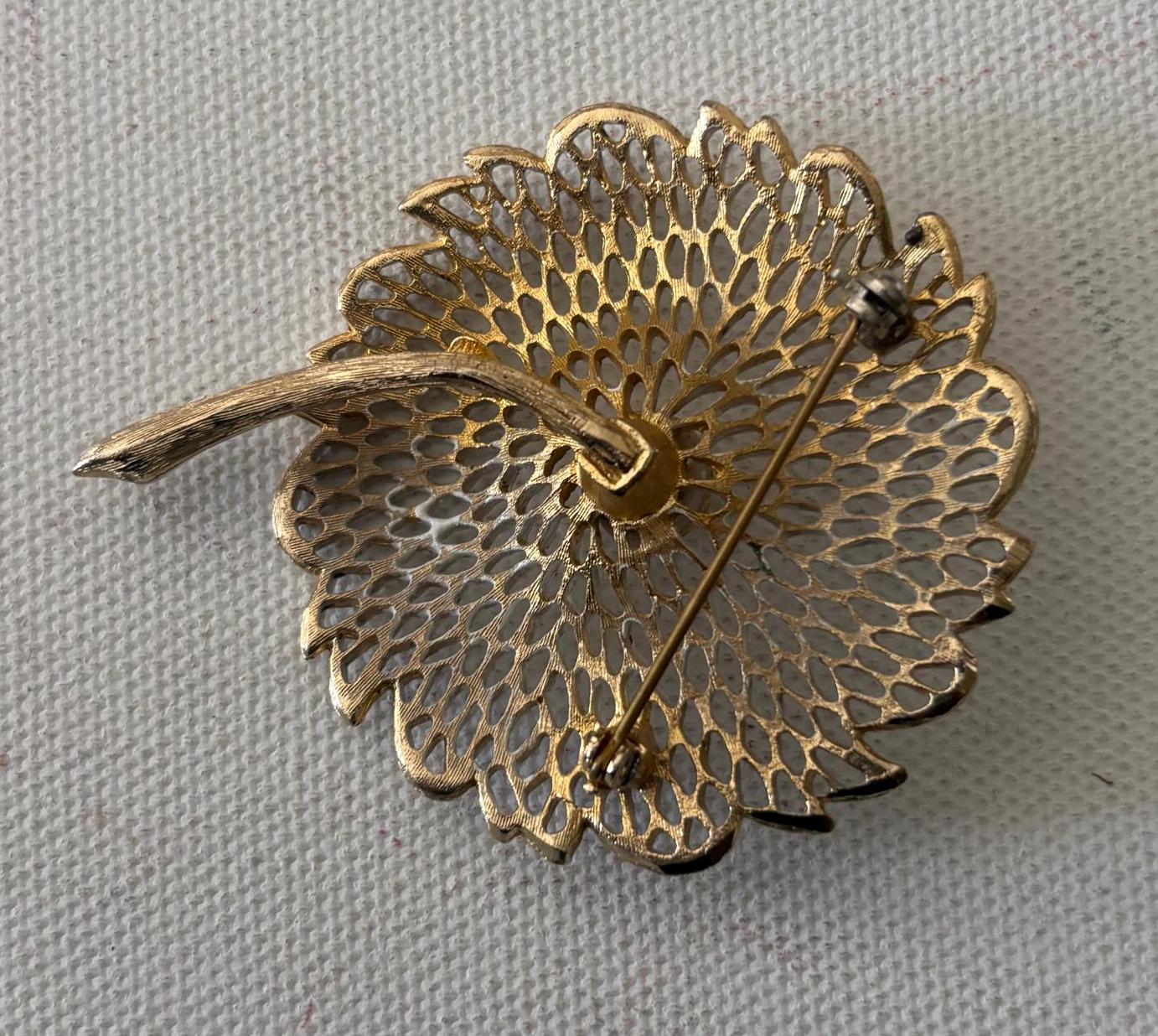 Vintage Monet White and Gold Flower Pin Brooch Lover Antiques and Vintage