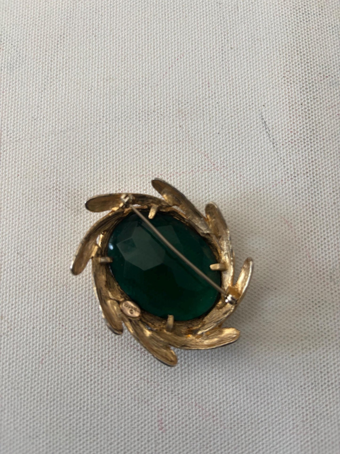 Vintage Emerald Green and Gold Brooch Pin Lover Antiques and Vintage