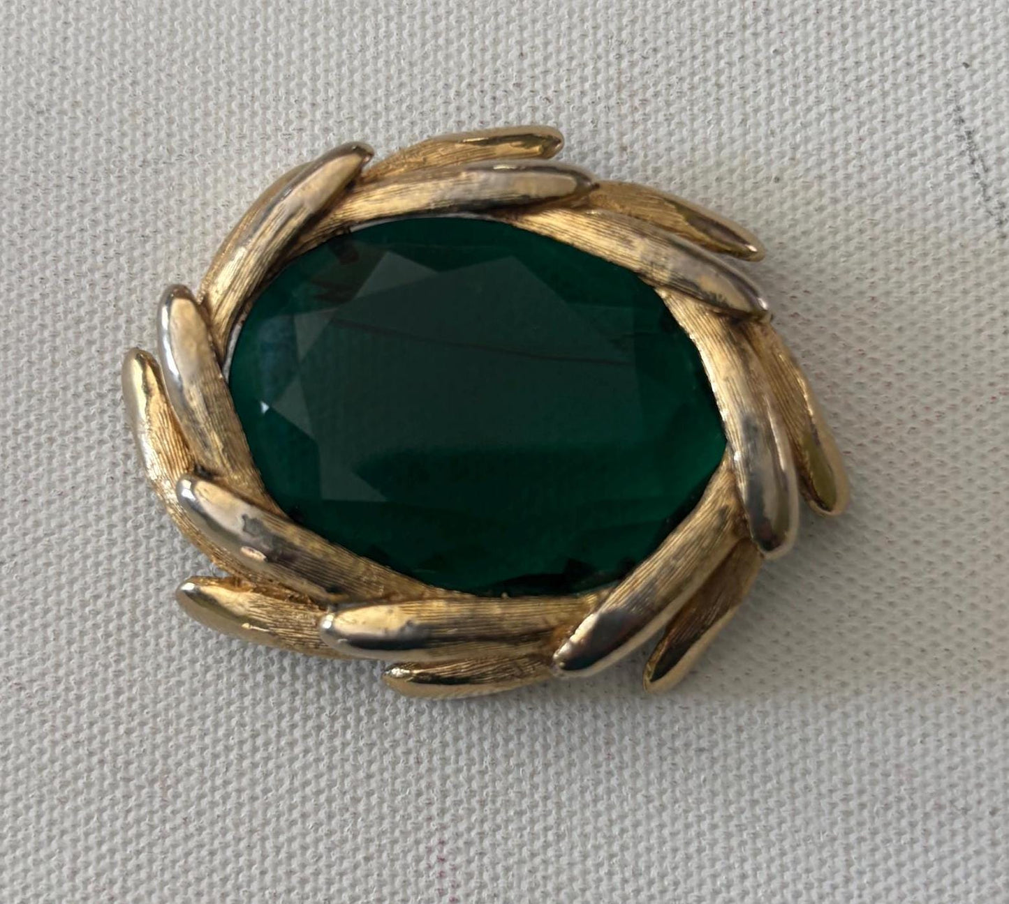 Vintage Emerald Green and Gold Brooch Pin Lover Antiques and Vintage