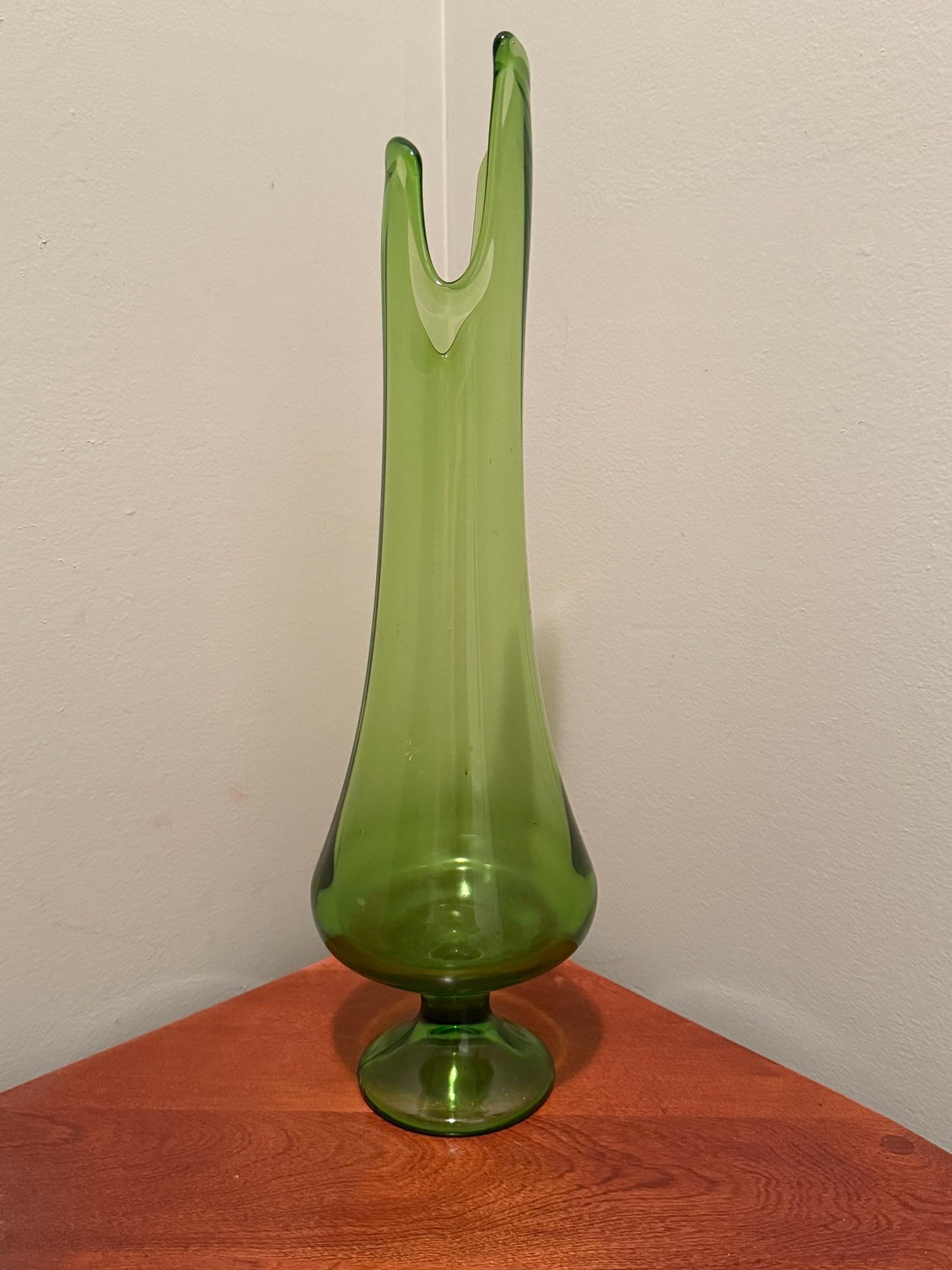 Vintage LE Smith Avocado Green Pedestal Smoothie Swung Vase Lover Antiques and Vintage