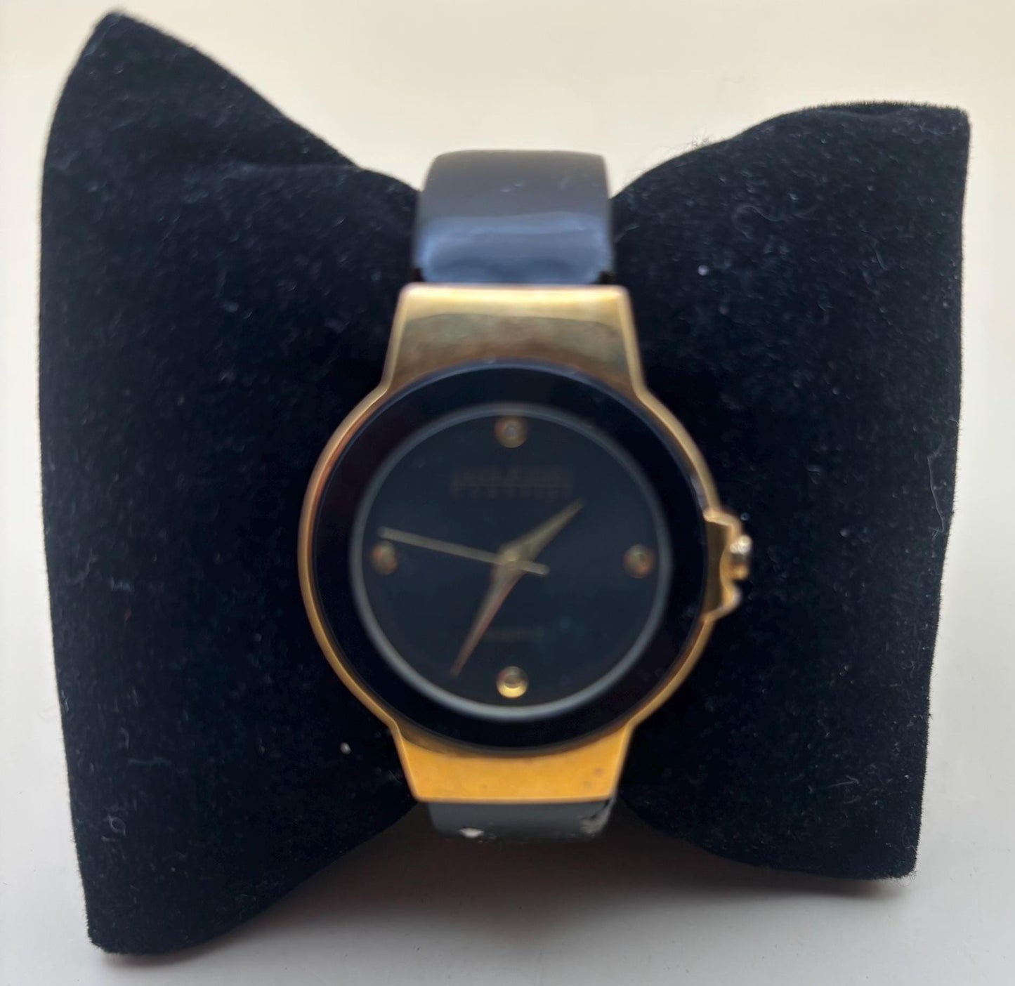 Vintage Joan Rivers Quartz Women's Watch Classic Number V371 Lover Antiques and Vintage