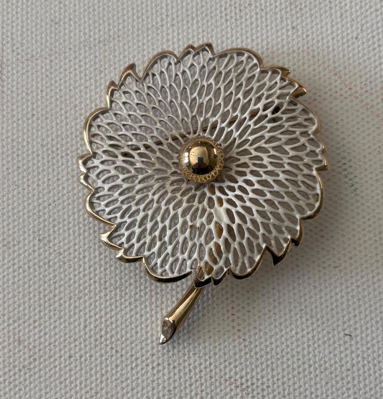 Vintage Monet White and Gold Flower Pin Brooch Lover Antiques and Vintage