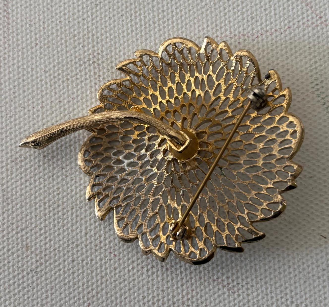 Vintage Emerald Green and Gold Brooch Pin Lover Antiques and Vintage