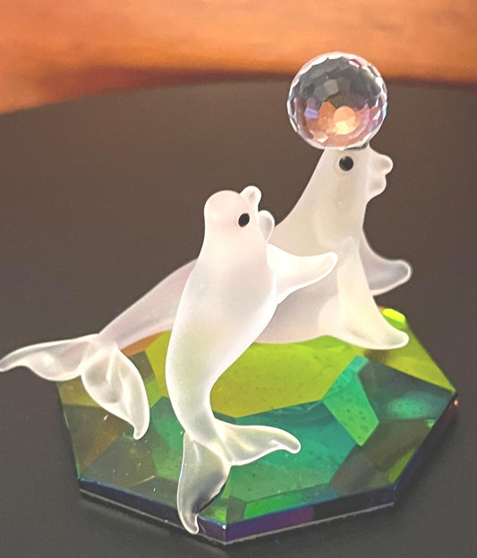 Vintage Seals Playing with a Ball Crystal Figurine, Sea Crystal Figure, Lover Antiques and Vintage