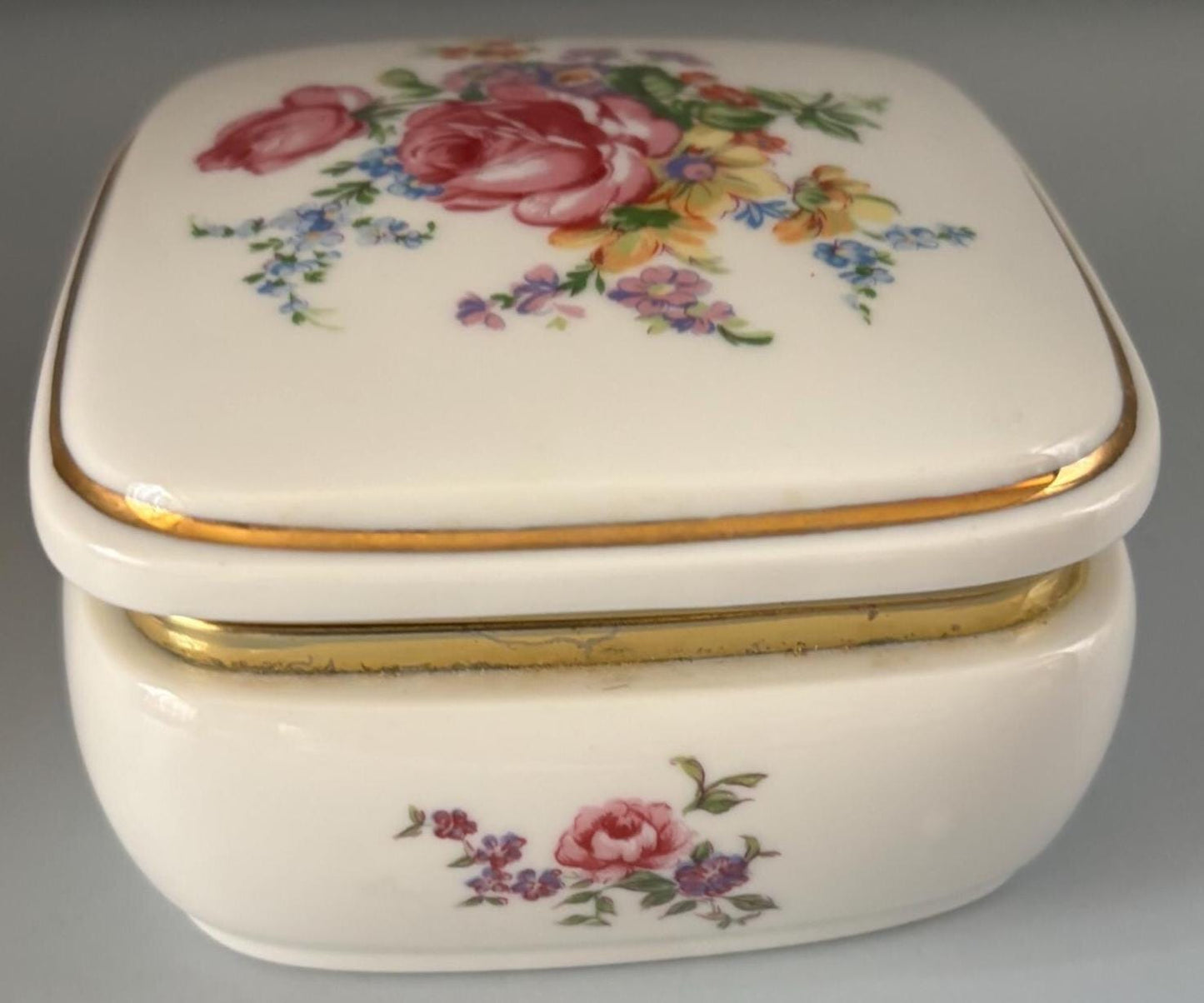 Vintage Colibri Sanko Hand Painted Trinket Box Porcelain with Gold Gilding Lover Antiques and Vintage