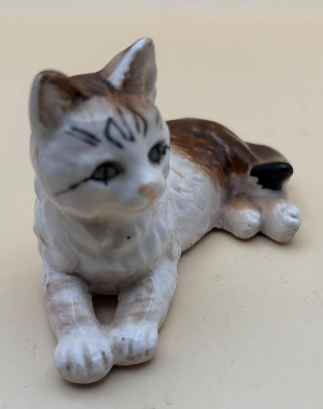 Vintage Cat Figurine Made in Hong Kong Cat Statue Curio Cats Collection Lover Antiques and Vintage